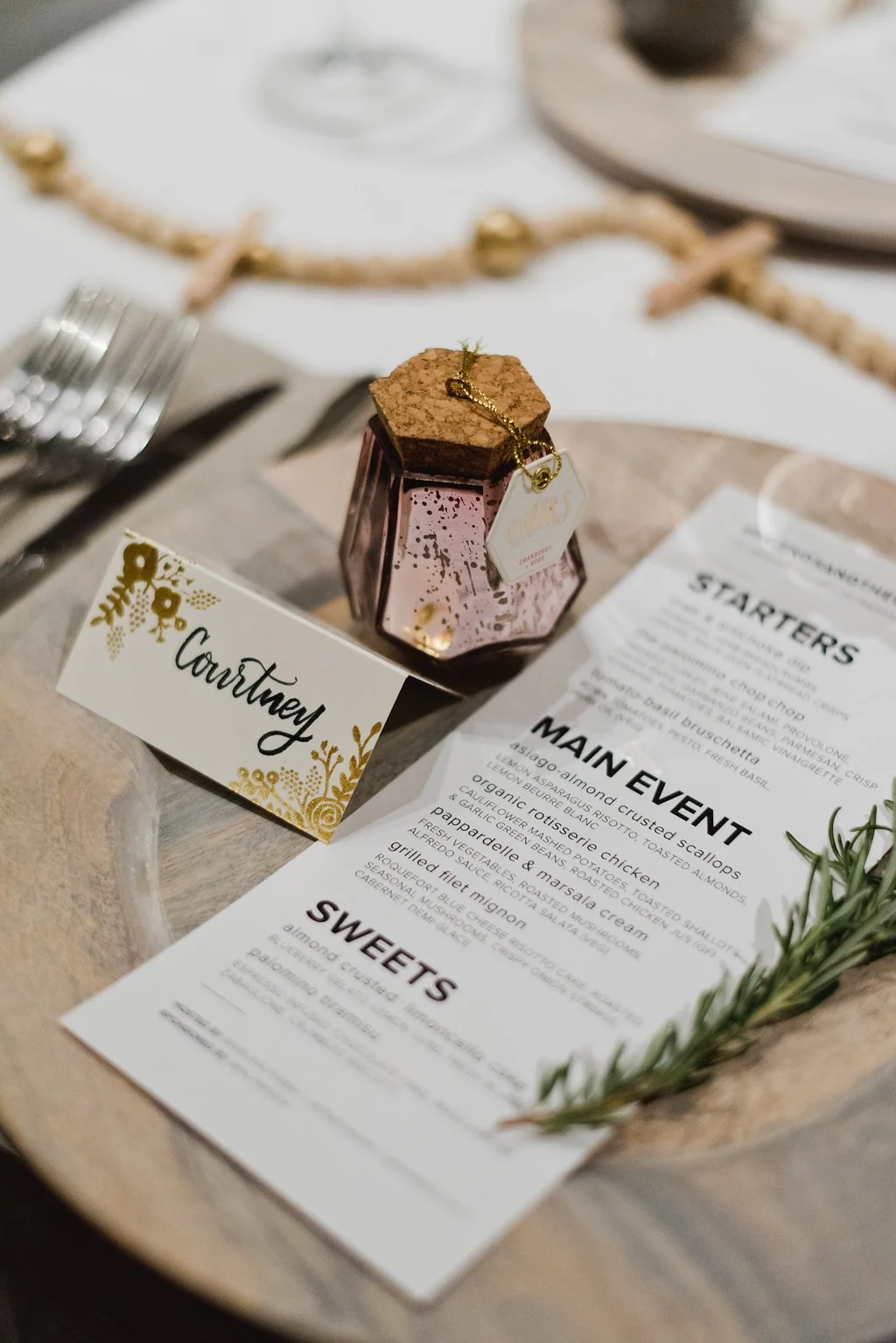 How to Host The Most Stress-Free Holiday Dinner Party Ever