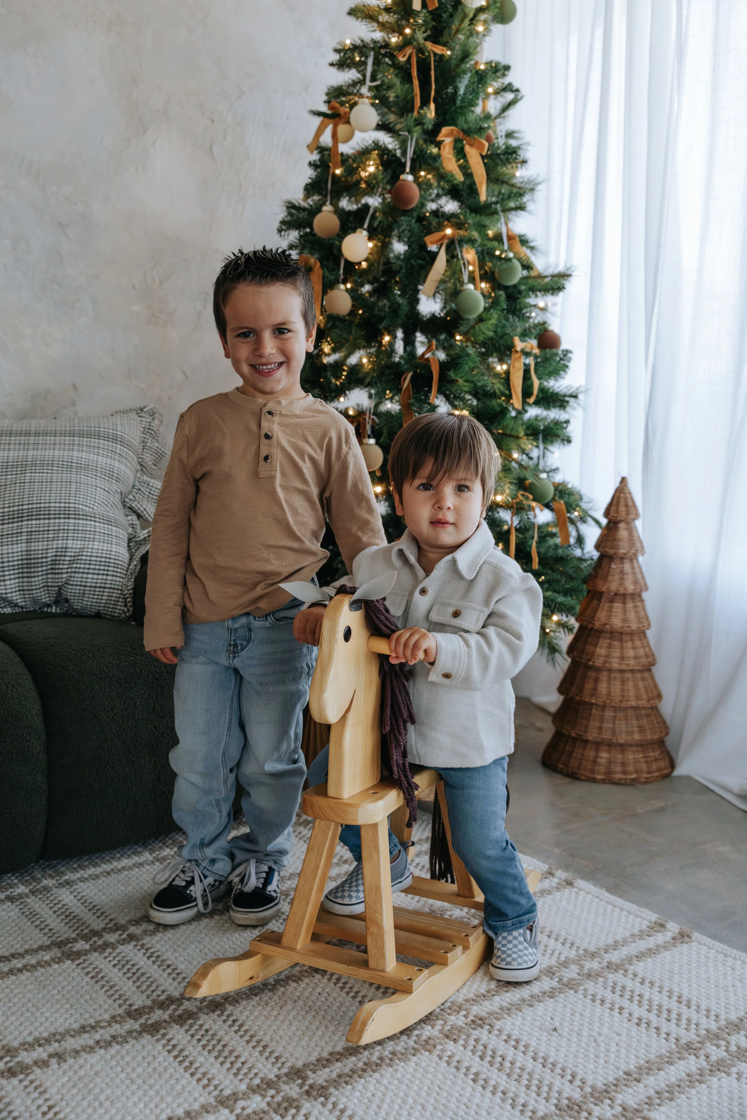 San Diego family studio Christmas mini photo session