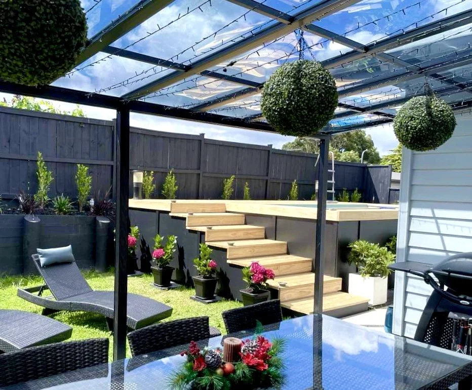 LANDSCAPING & OUTDOOR CONSTRUCTION