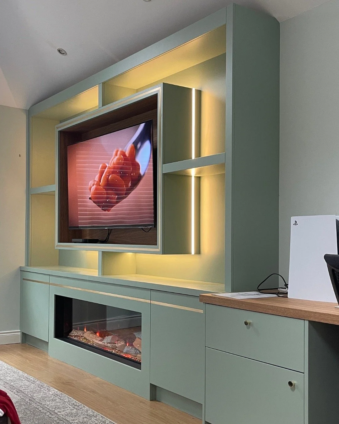 A few ways to settle in at the end of the day. 
Which one works best for your home?

#mediawalldesign #movienight #customfurniture #furnituredesign #thoughtfuldetails