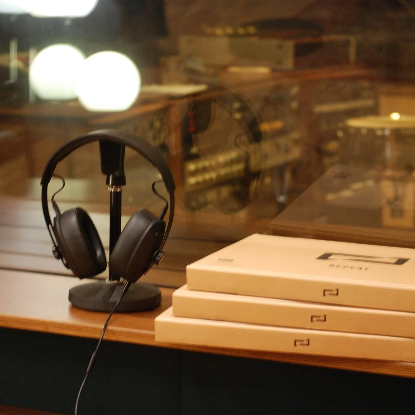 Nieuwe koptelefoons voor de studio van @repeat_audio
Klinkt goed, en alle onderdelen kunnen vervangen worden mocht er ooit iets stuk gaan.