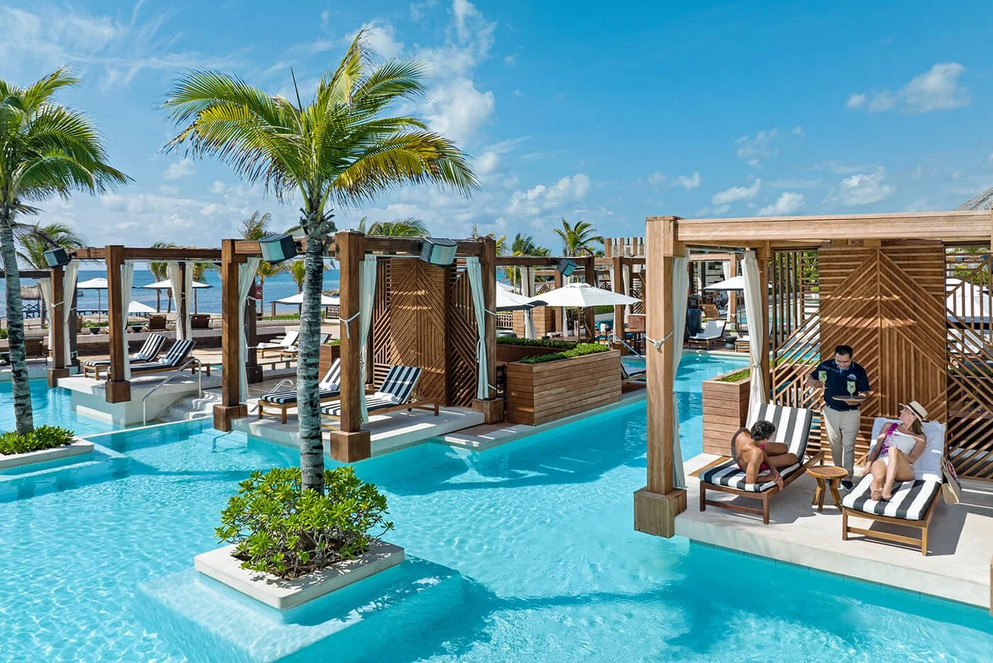 02-Beach-Club-Riviera-Maya.jpg