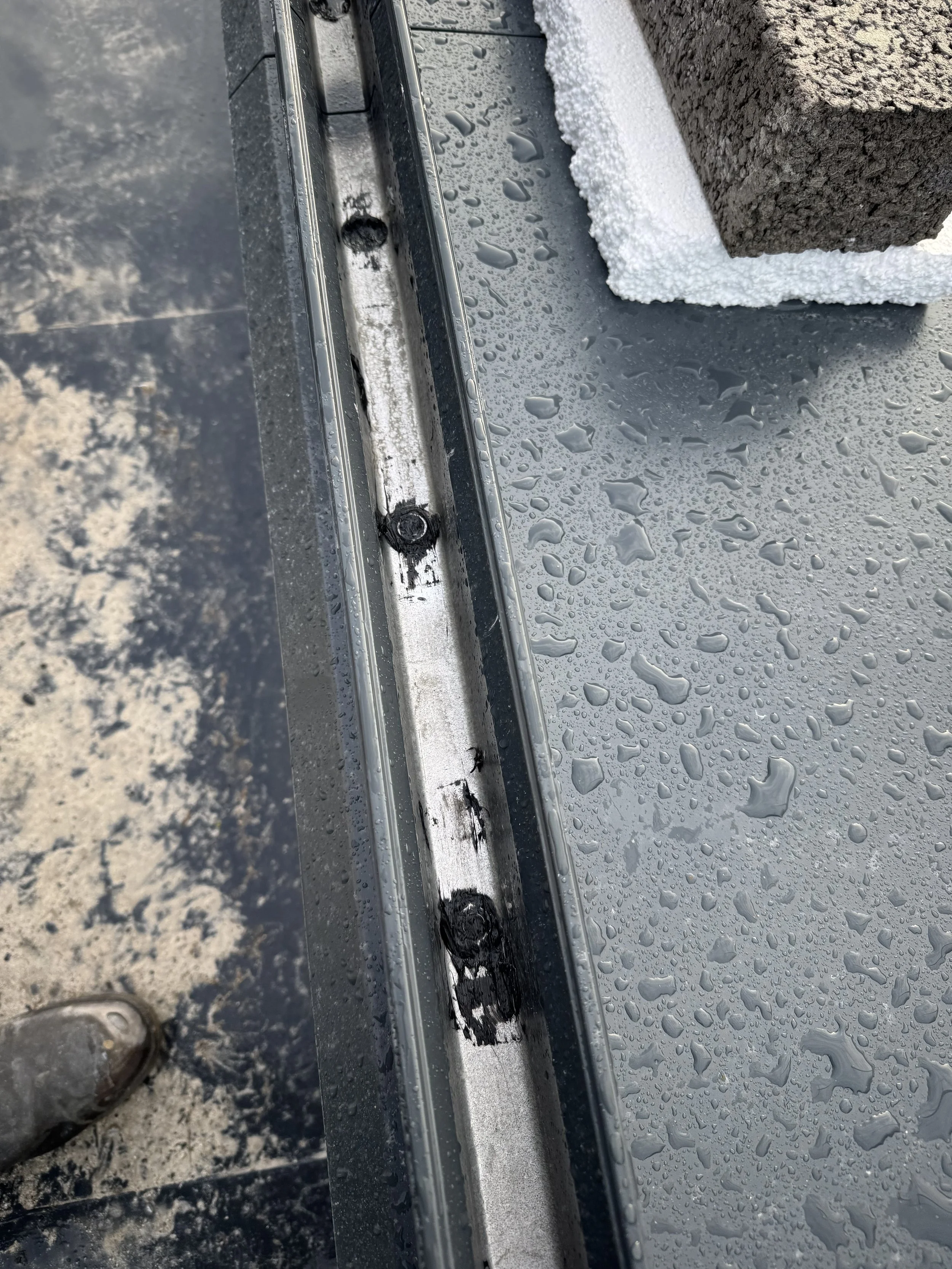 Posts vs. Channels: Understanding Glass Balustrade Support Systems for a Perfect Choice