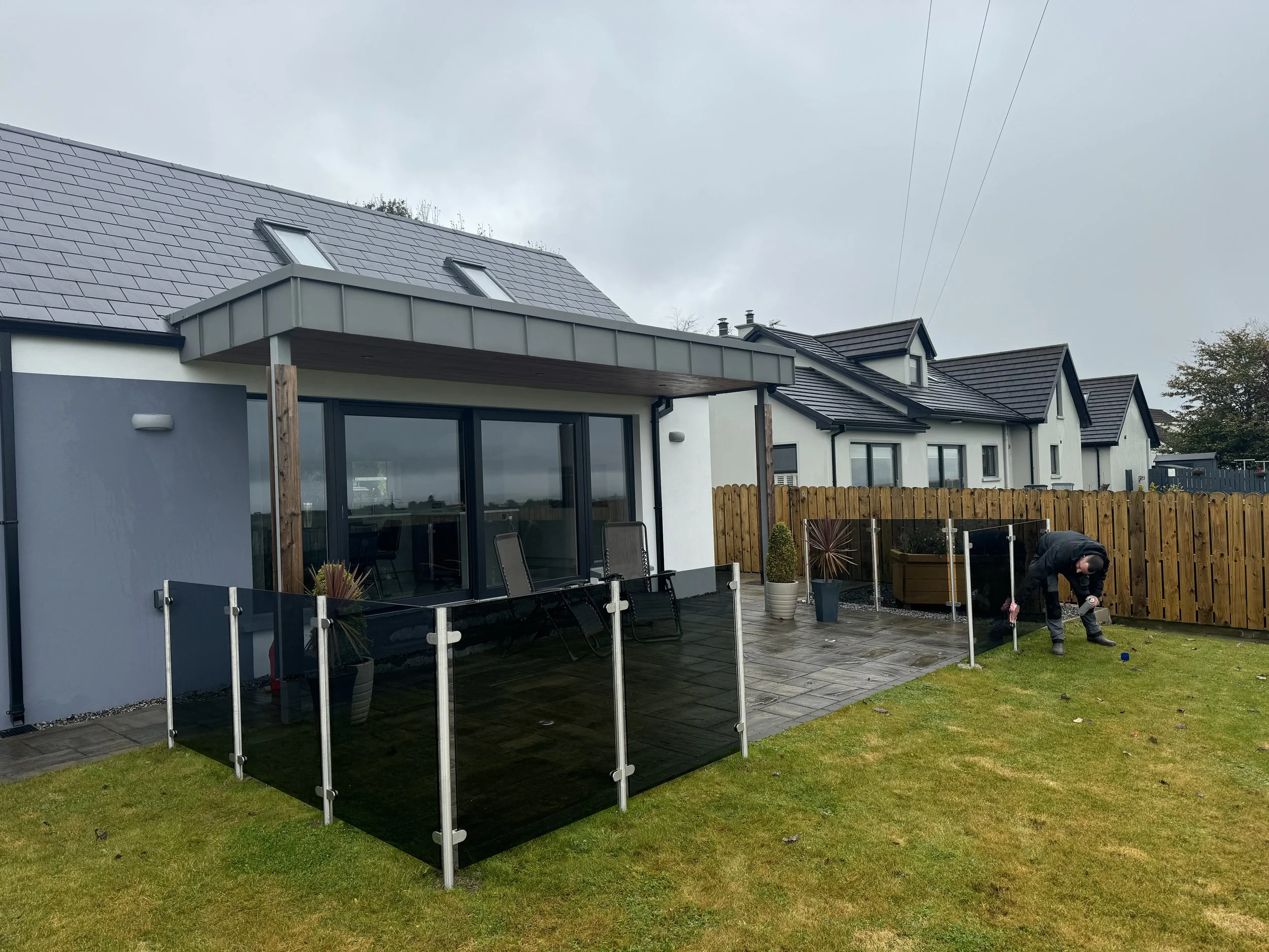 Unveil your outdoor area with a Glass Balustrade