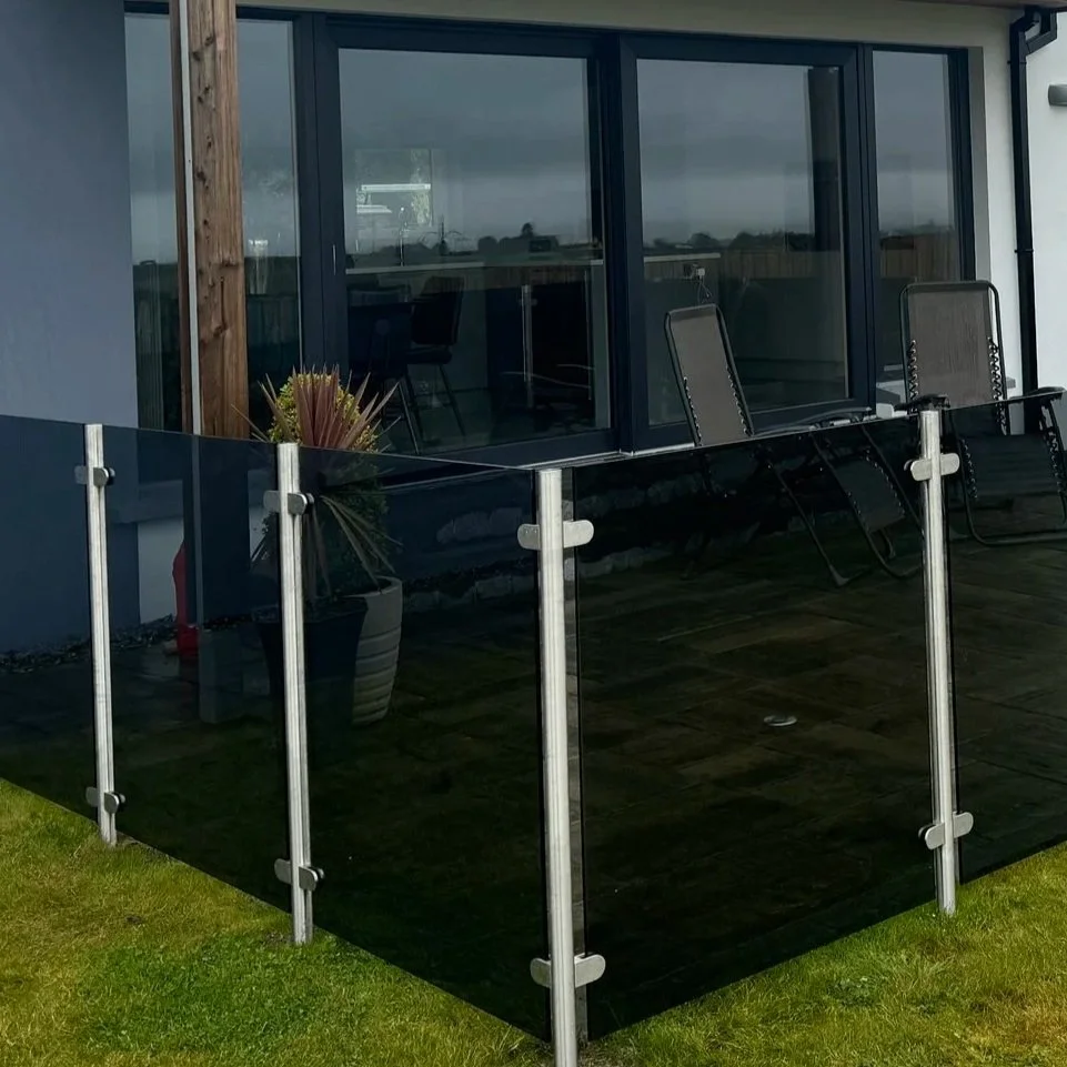 glass-balustrades-ireland-ready-to-fit-corner-life1.jpg