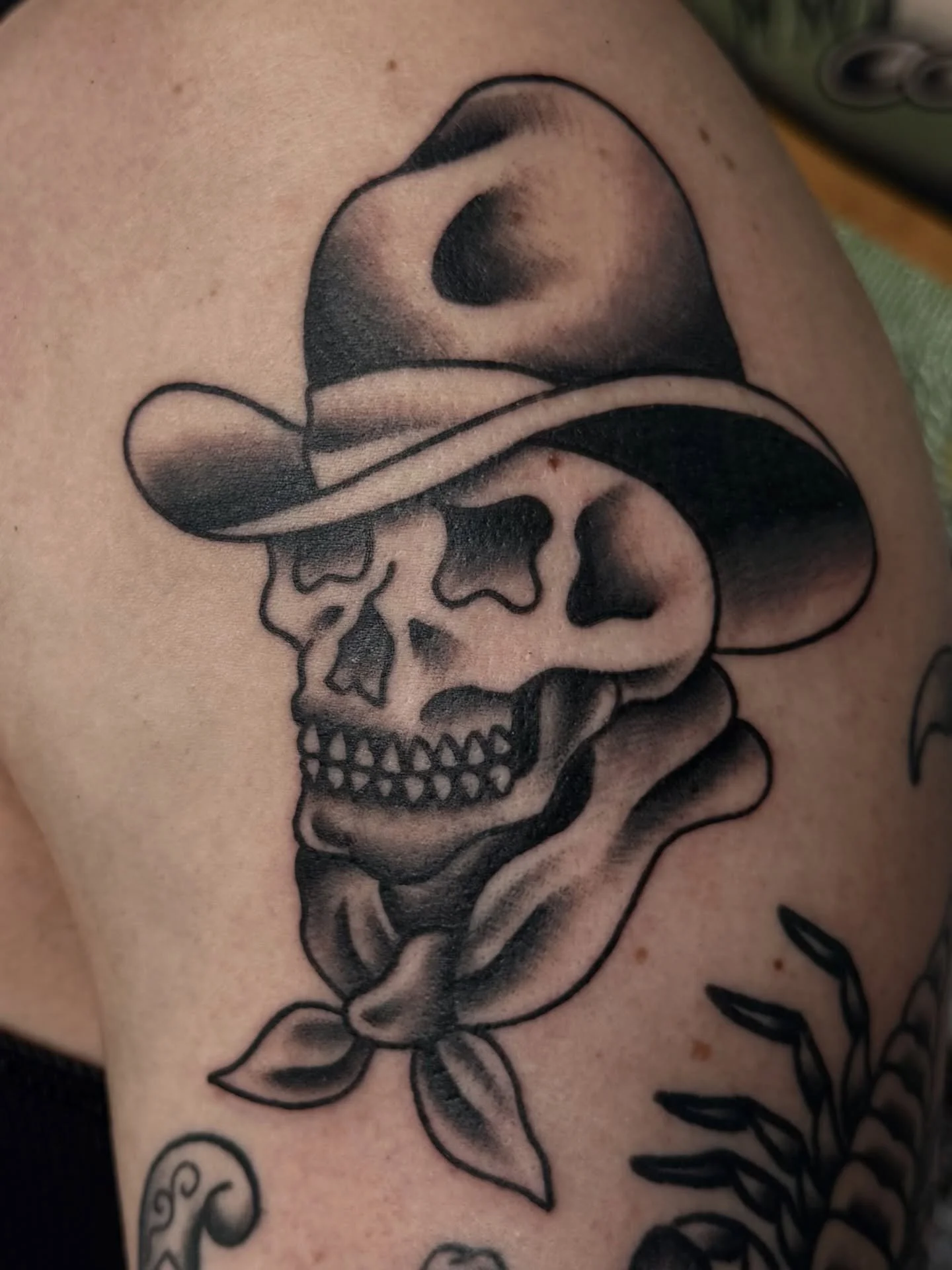 A classic added to Connor&rsquo;s collection! All healed pieces by me. 

Would you like to get tattooed next year? I am currently booking February and March 💥

#sunshinecoasttattoo #traditionaltattoo #classictattoo #tattoostudio #brisbanetattoo