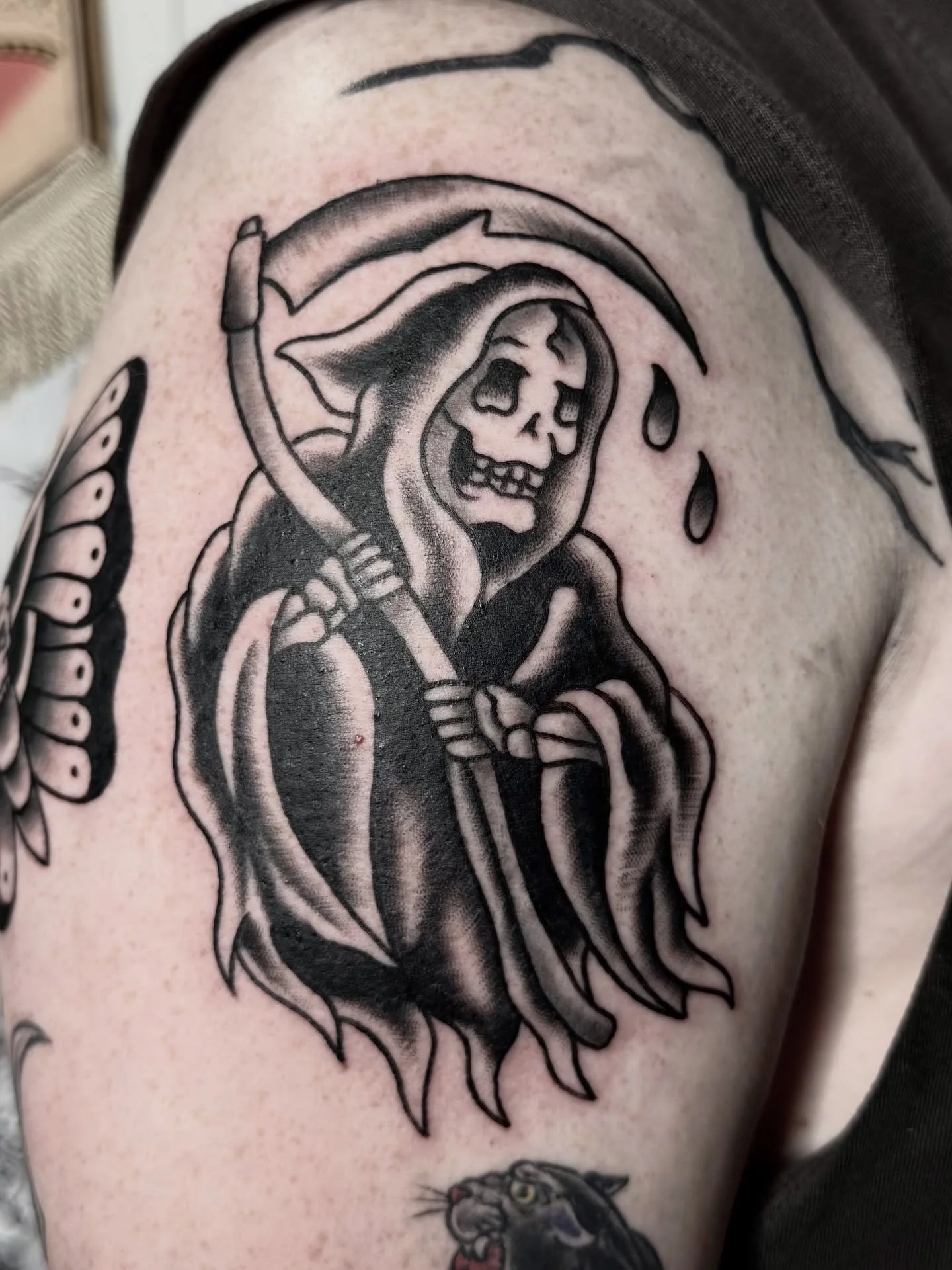 I have a couple of spots left in February, let me know if you would like a spot 🤙🏻

#sunshinecoasttattoo #arteryink #traditionaltattoo