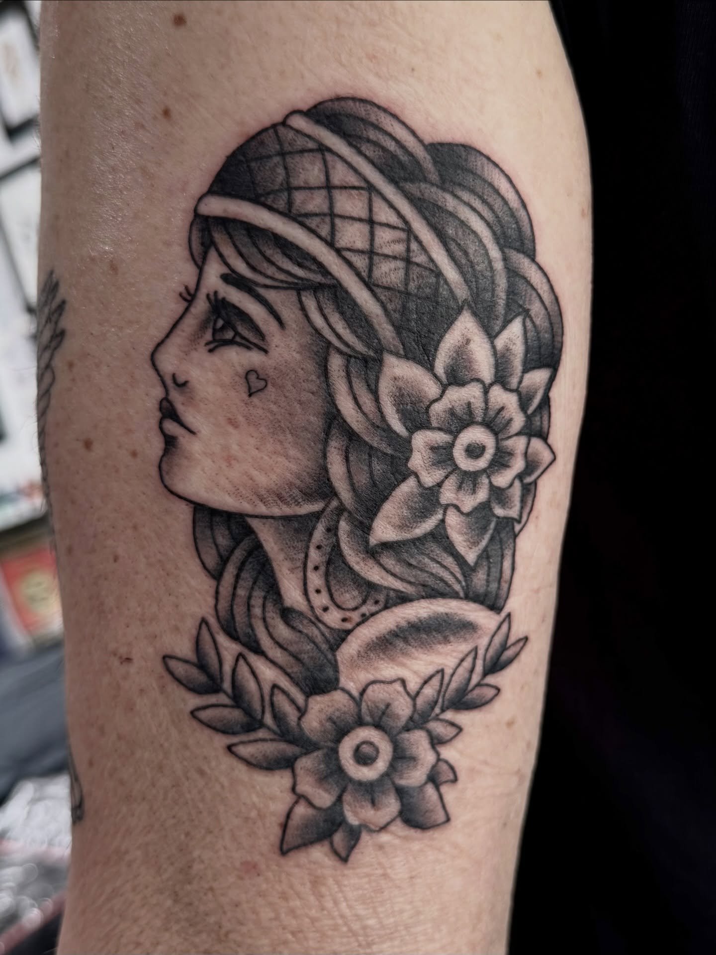 Fun one from today! This tattoo is a smaller scale than I usually do so it was a good challenge using finer lines. Thanks for visiting Phil 🕷️

#sunshinecoasttattoo