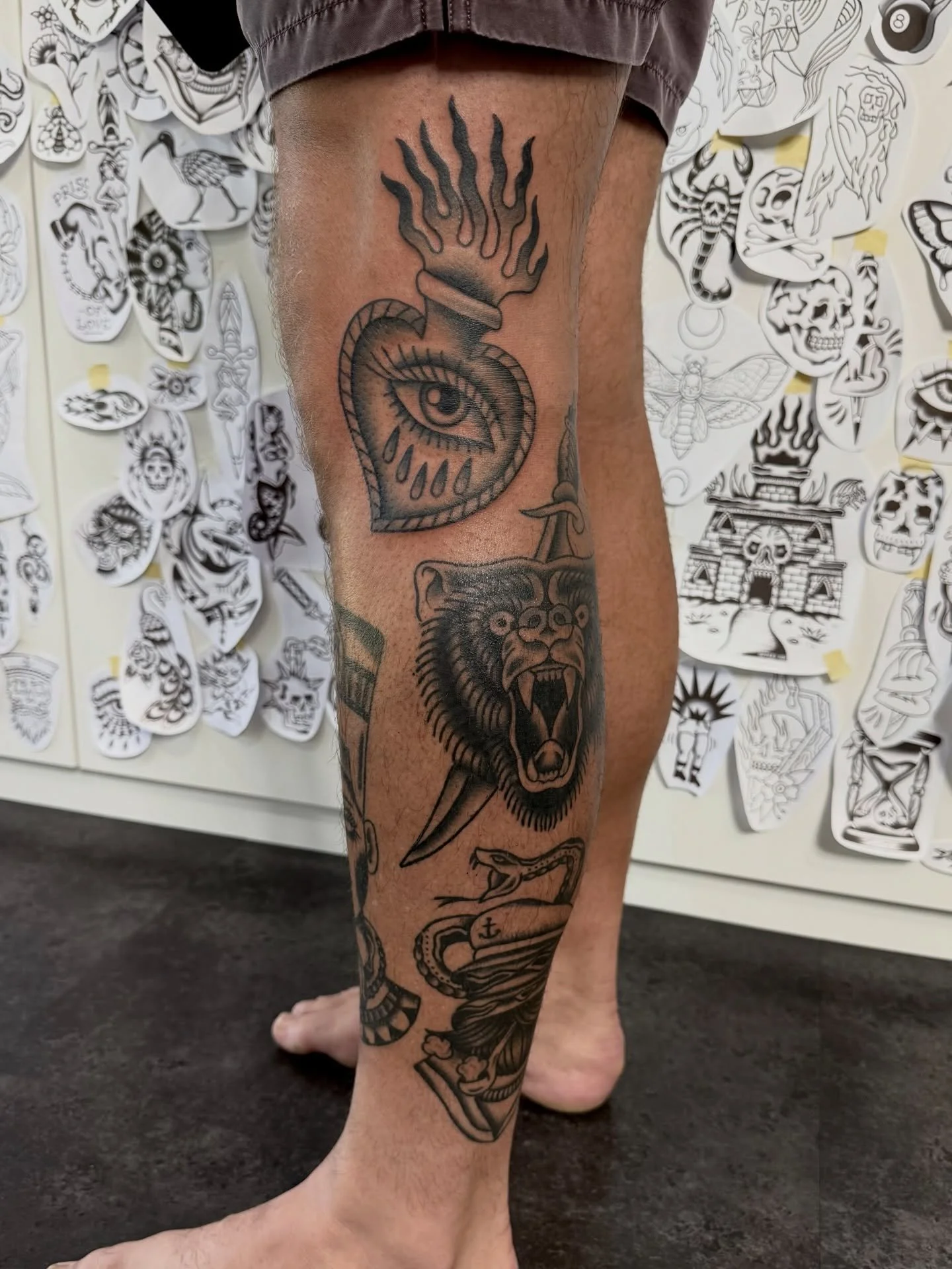 Added a sacred heart and rose to Adam&rsquo;s leg. All of the other healed peices have been made by me. Thanks for your commitment Adam! 

Booking April 🌹 DM TO BOOK

#sunshinecoasttattoo #traditionaltattoo #brisbanetattoo #tattoo