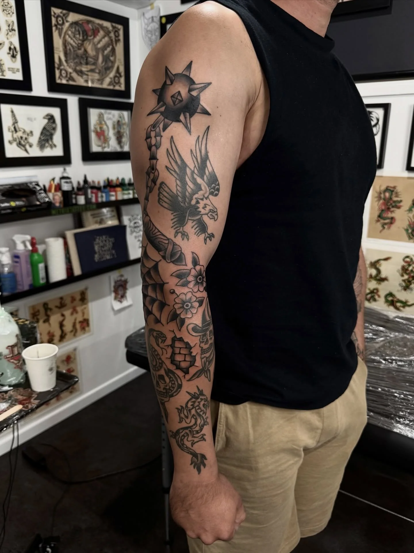 Two sessions in on Marks arm! We made the web, scorpion, flowers, flail and brick filler all in one full day session. The rest are all healed. Love seeing patchwork sleeves come together! 

#sunshinecoasttattoo #traditionaltattoo #blackwork #tattoo #