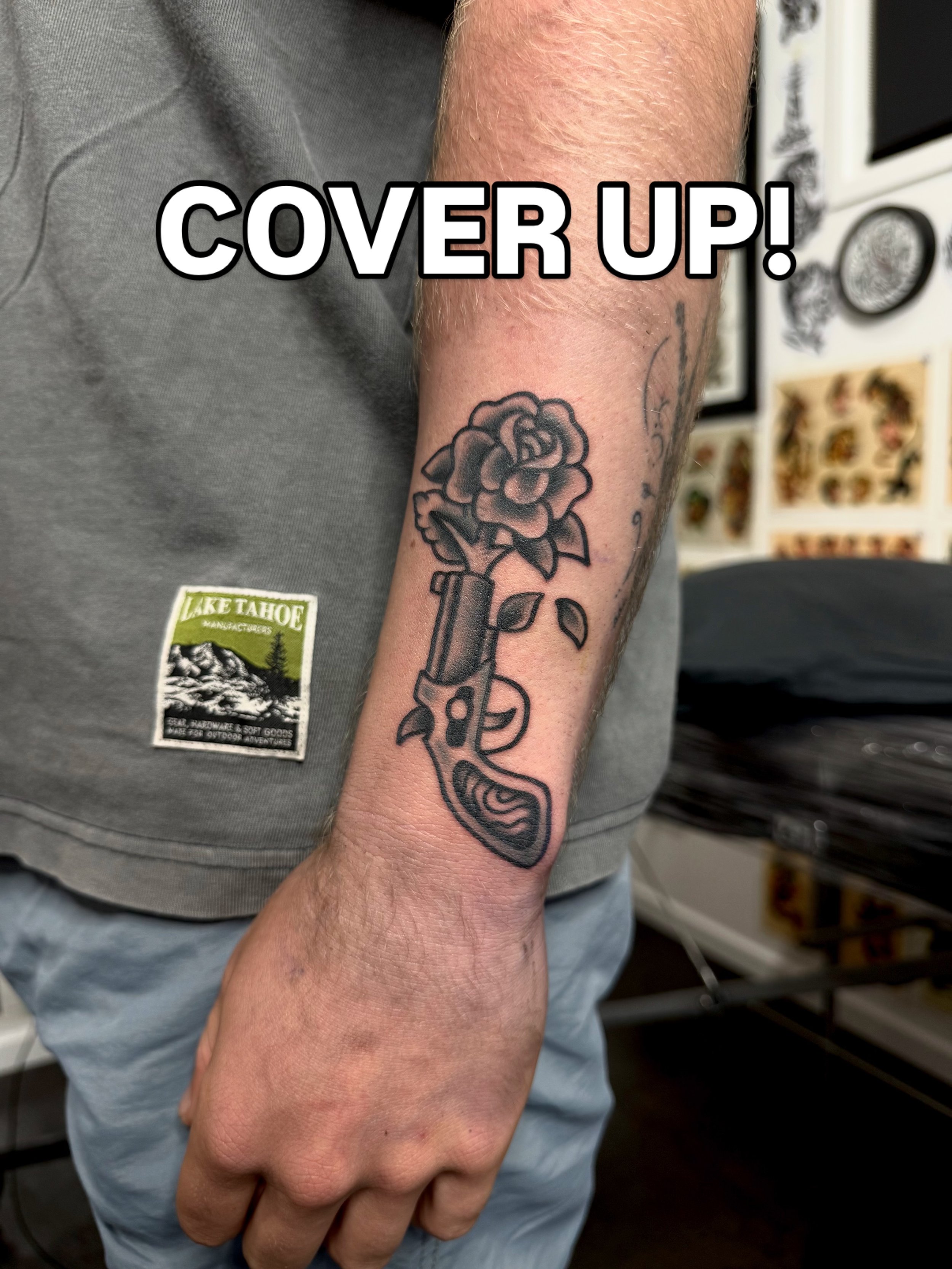 One of the two cover ups made today for Evin.
Thanks for squeezing in another visit before you head back to Canada mate!
Books are always open - flash, custom and cover ups ⚔️

#sunshinecoasttattoo #traditionaltattoo #brisbanetattoo #coveruptattoos #