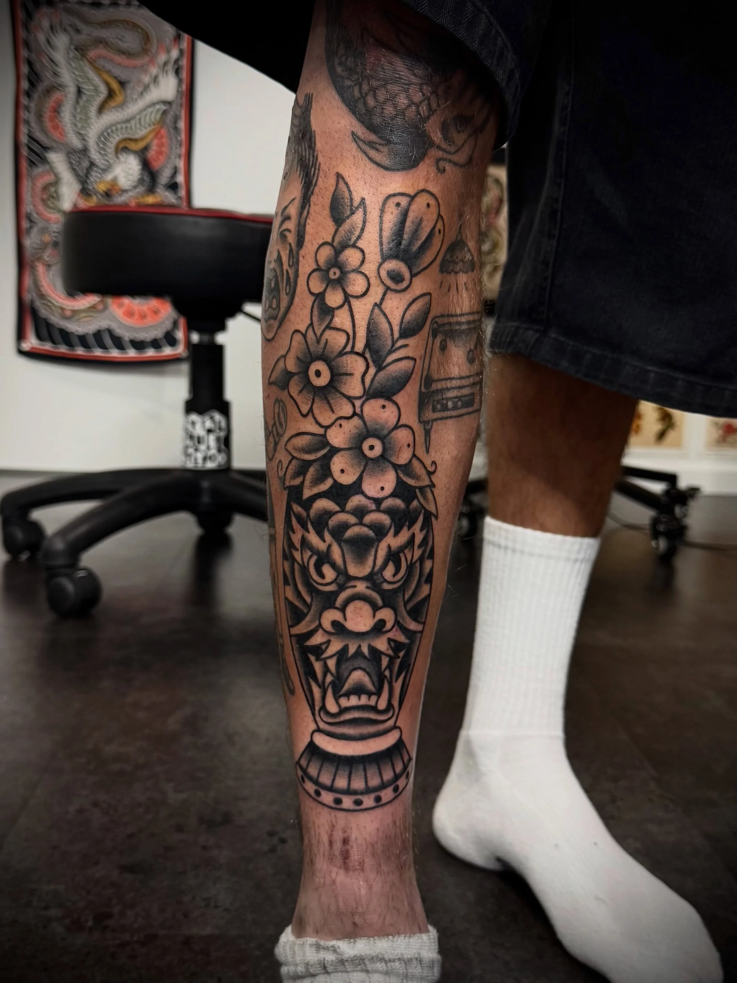 Had a fun session with Jake last week, thanks for your commitment dude!
If you would like to get tattooed I have a couple of spots left in September and a bunch in October. DM to snag a spot

#sunshinecoasttattoo #traditionaltattoo #tattoo #shintatto