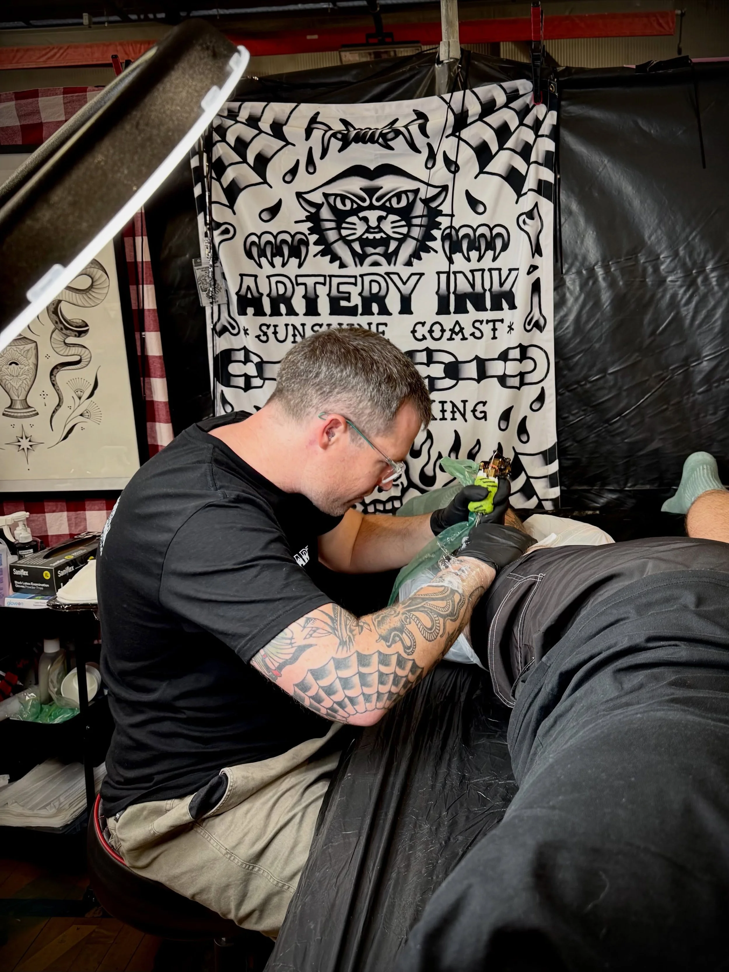 Huge weekend with all my friends @seqtattooshow. 
Thanks to everyone who visited for a tattoo or just to say hello, the support is so appreciated. I met so many new friends and it was great to catch up with old ones. 

Thanks to all my booth buddies 