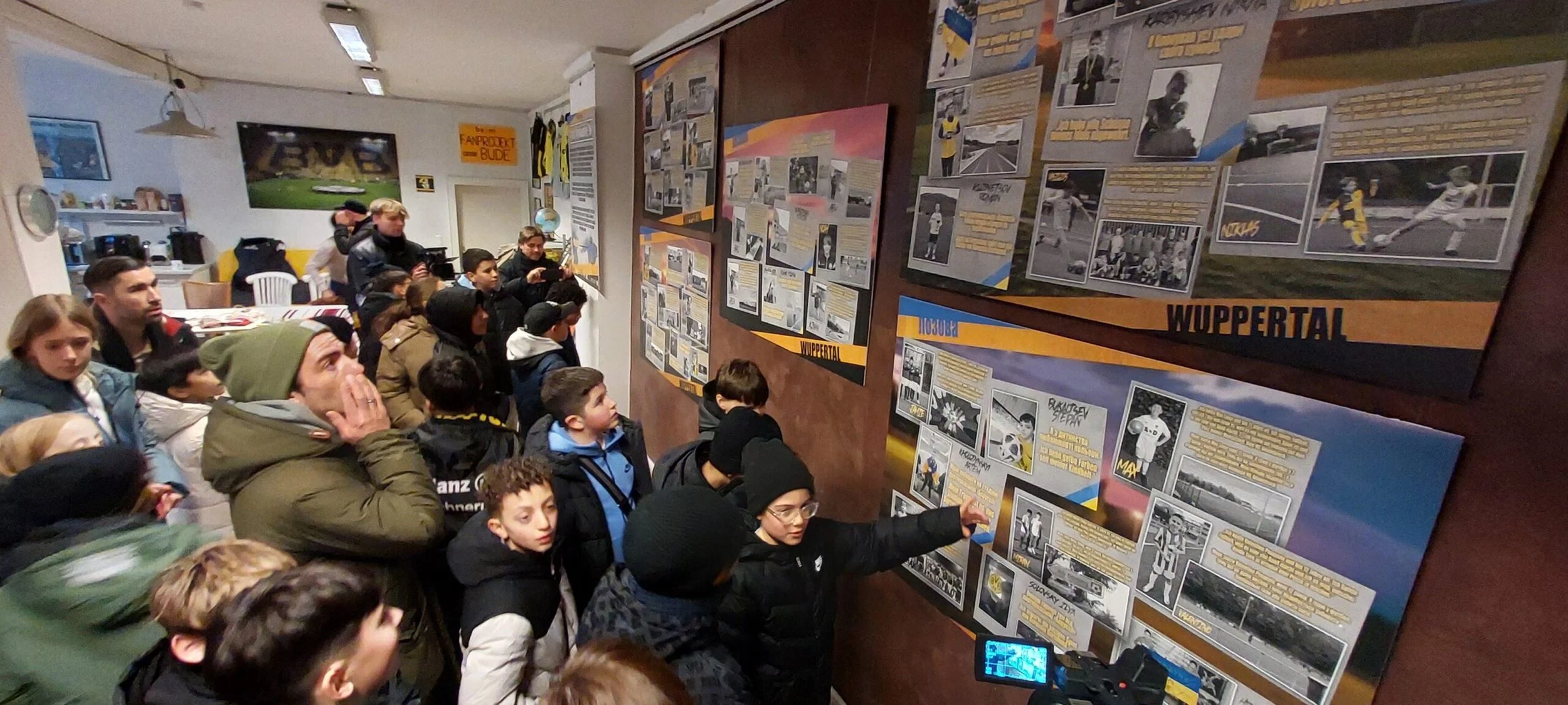 Ukrainisch-deutsche Foto-Ausstellung „Fußball – Bolzplatz – Wir“ im Fan-Projekt Dortmund