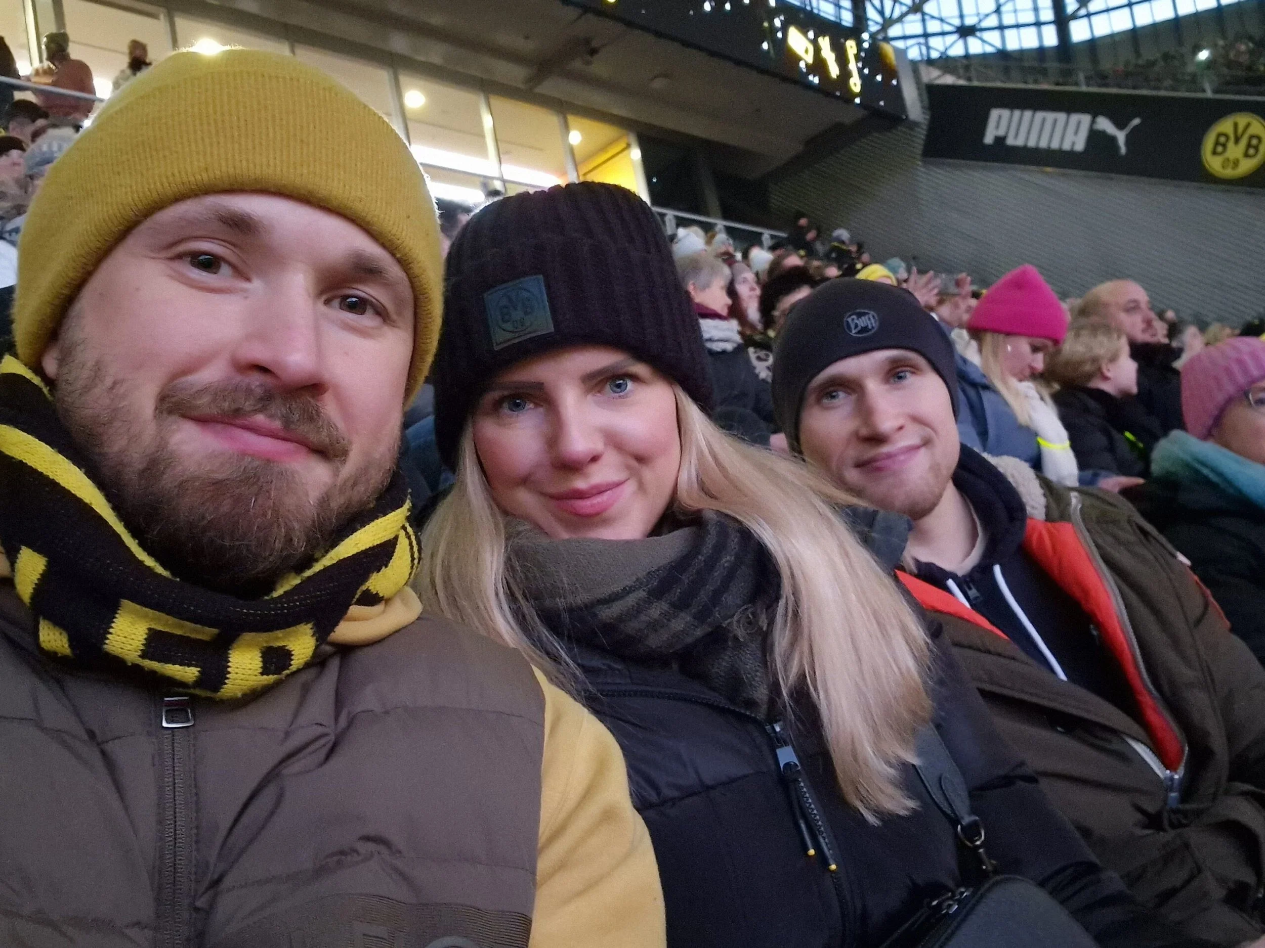 Weltrekord unterm Flutlicht – BVB-Weihnachtssingen 2023