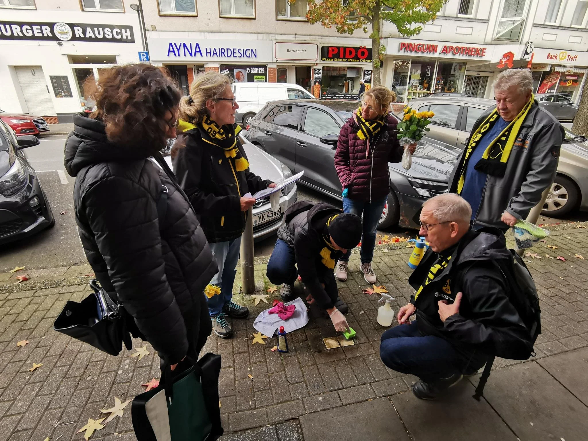 Stolpersteine putzen – Erinnerung sichtbar machen