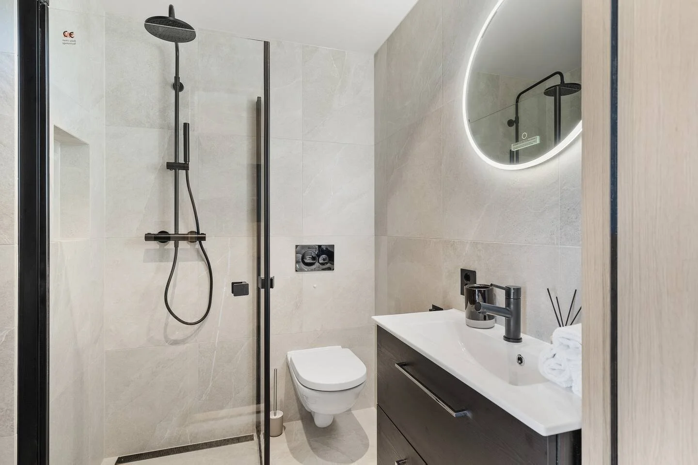 bathroom1.jpeg