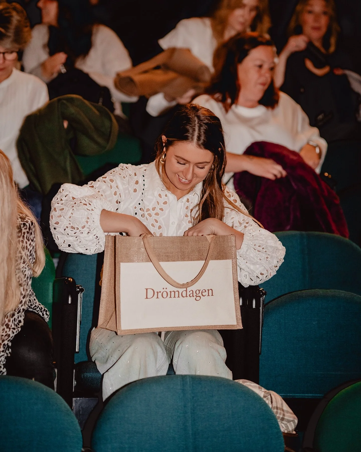 DR&Ouml;MDAGEN STHLM 2025 Part I✨📸

Tack f&ouml;r f&ouml;rtroendet🤎 @mittdromhar @ginahair.gina