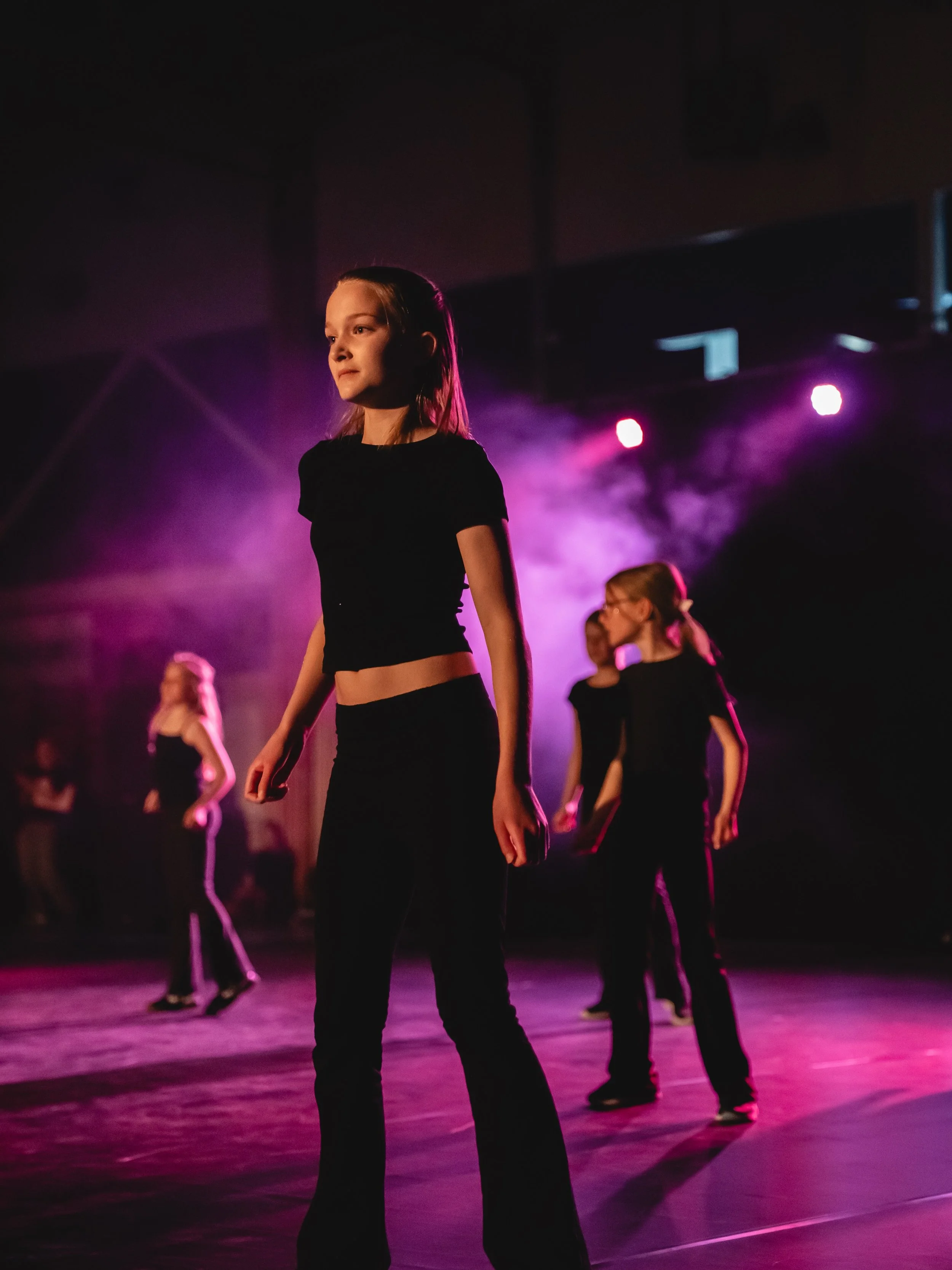 N&auml;r jag var 14 &aring;r dansa jag hos Anna (grundare f&ouml;r NDC) och 18 &aring;r senare fotar jag hennes dansshow📸

Det &auml;r s&aring; h&auml;ftigt hur v&auml;gar kan korsas igen och p&aring; dom mest otippade s&auml;tten! Jag &auml;r otrol
