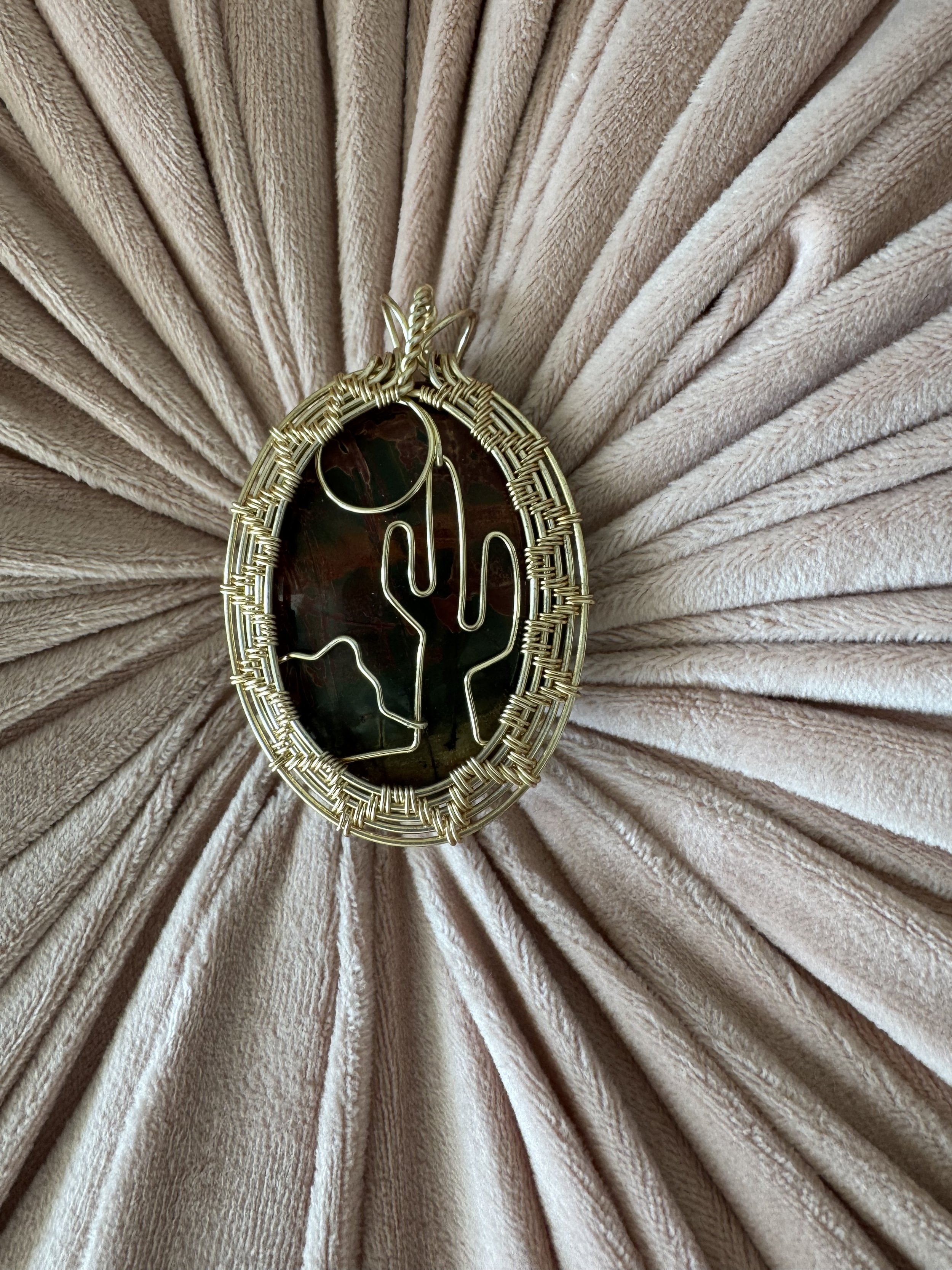 Desert Moon : Bloodstone in Gold