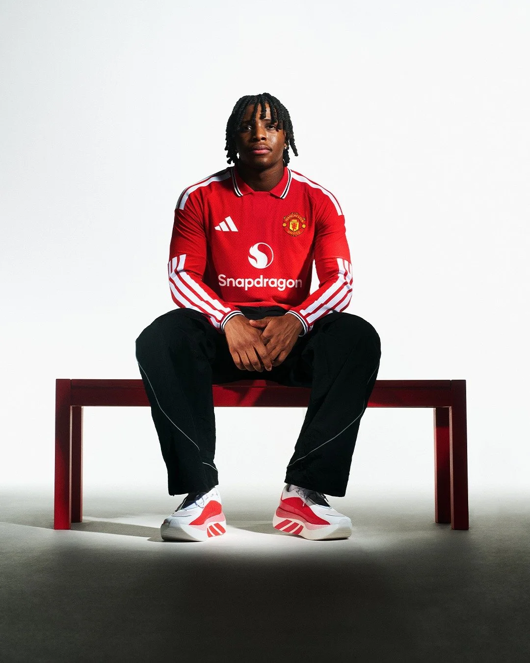 5301_manchester_united_26_27_adidas_home_kit_f.jpg