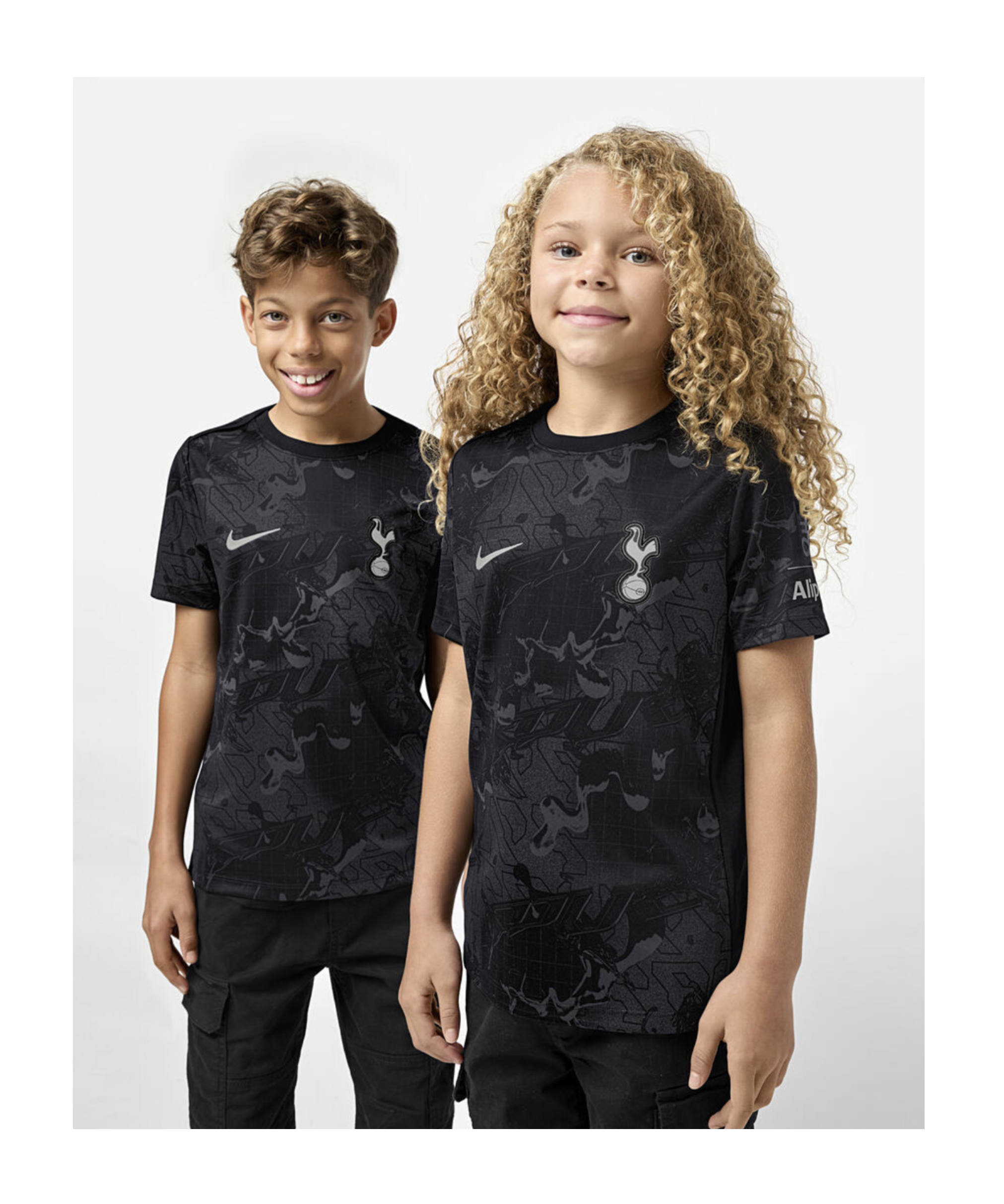 Spurs Nike Youth Size XSmall | Large Black Warm Up T-Shirt 2025/26 - £50.00