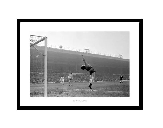 Tottenham Hotspur Legend Pat Jennings 1972 Photo Memorabilia | 12in x 8in Photo Print - £30.00