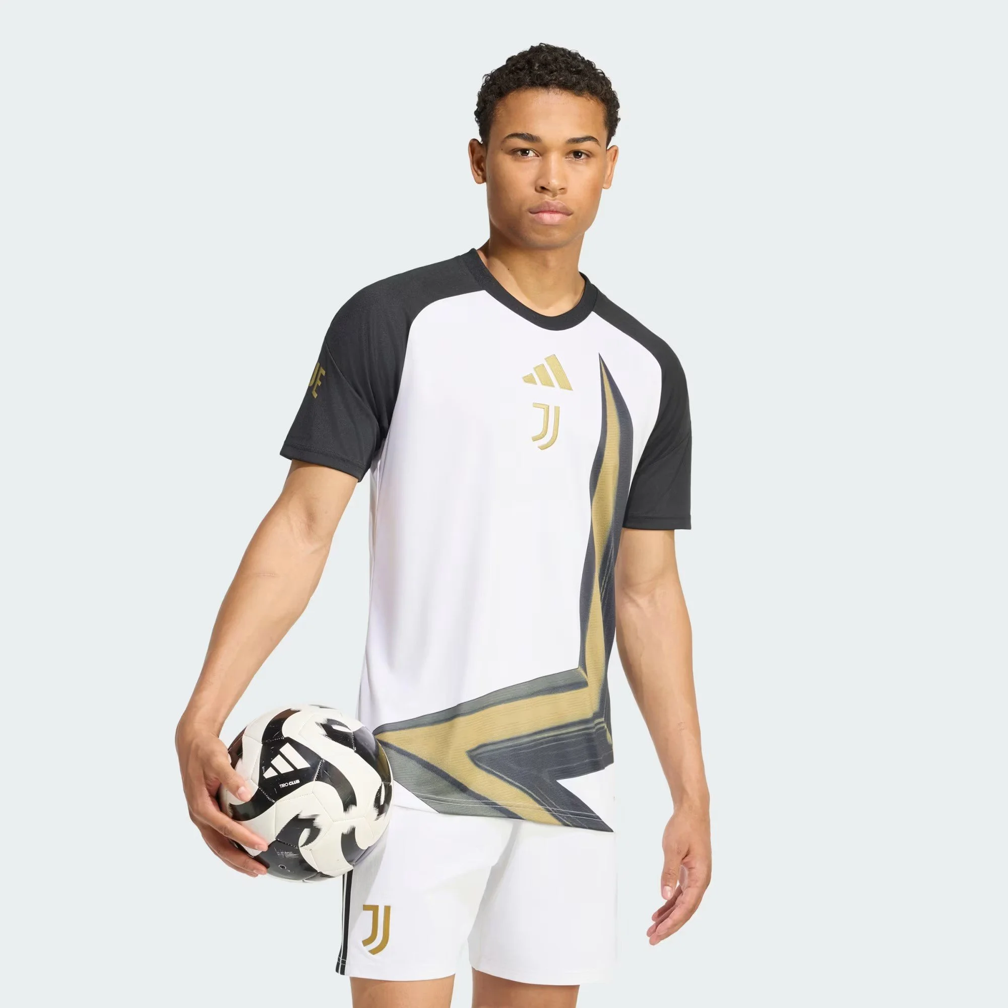 Juventus 26/27 Pre-Match Jersey
 £60.00 
