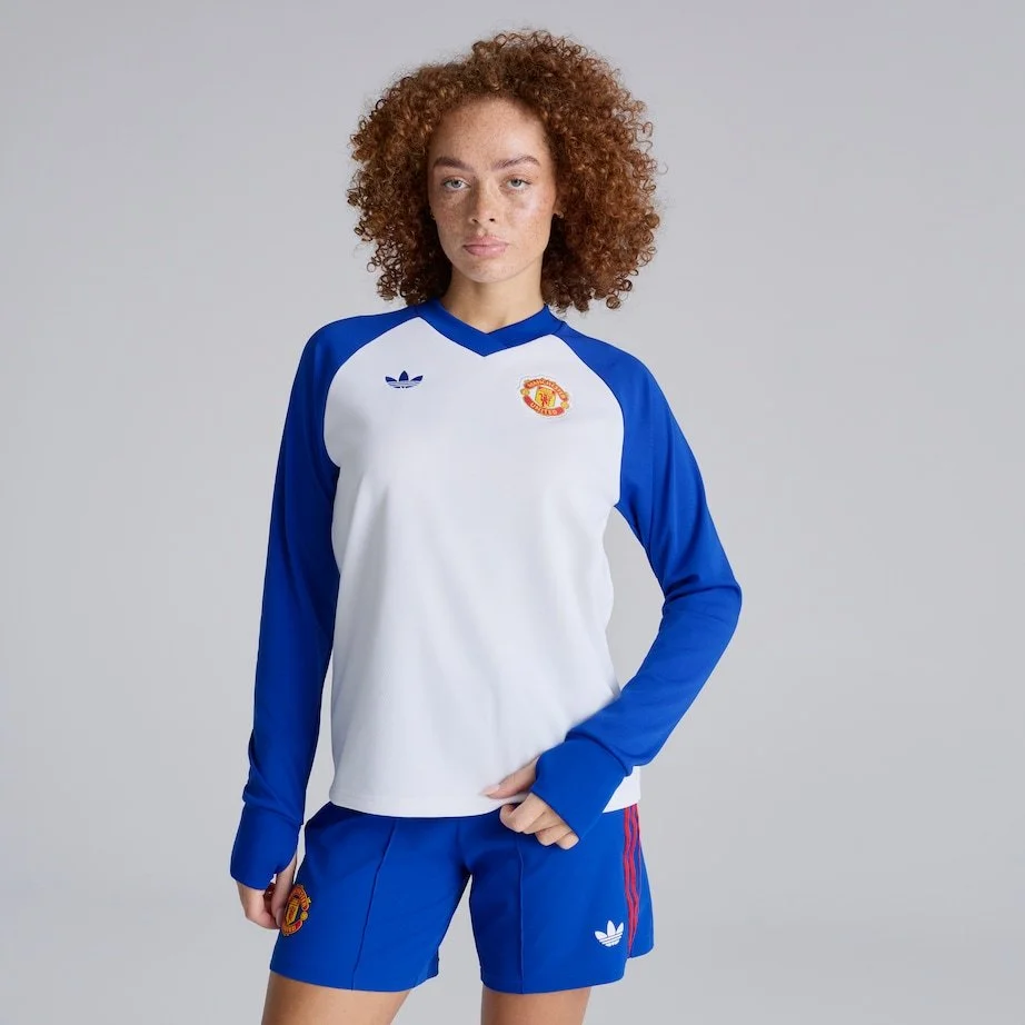 Manchester United Womens 26/27 Away Pre Match Warm Top
 £90.00 