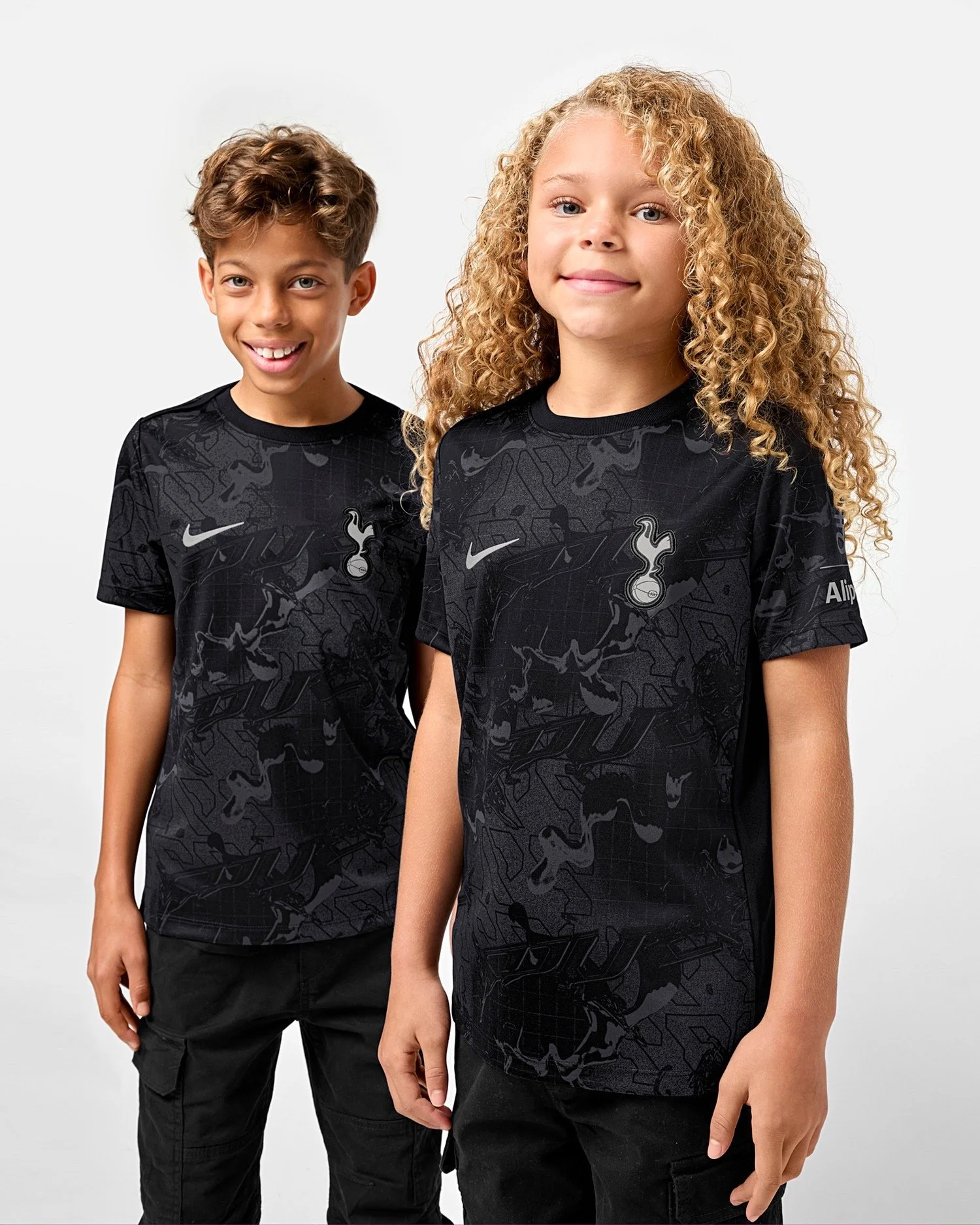 Spurs Nike Youth Black Warm Up T-Shirt 2025/26 - £50