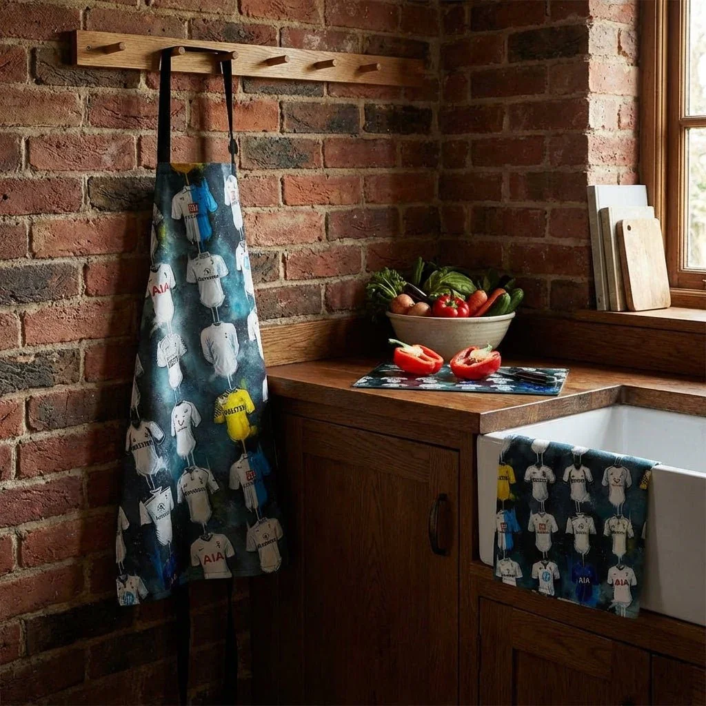 Spurs BBQ Bundle Apron, Chopping Board & Tea Towel
 £79.99  