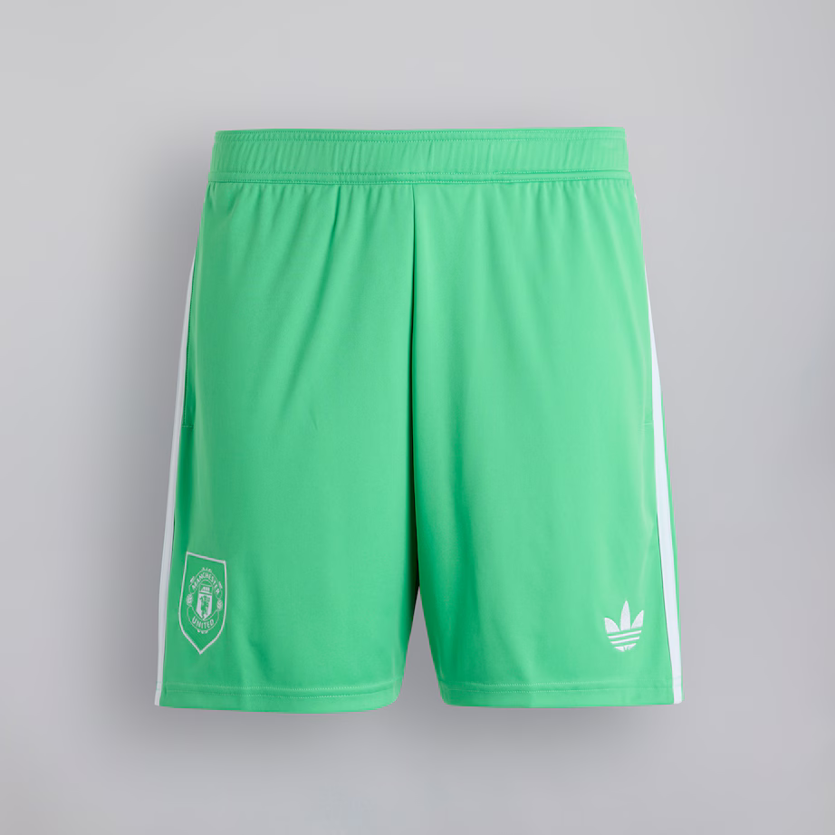 Manchester United 25/26 Kids Goalkeeper Shorts Green - £27.00