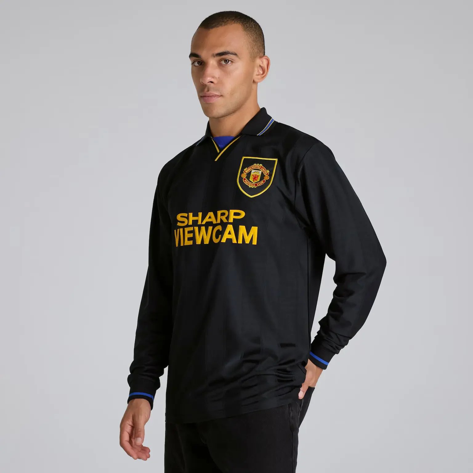 Manchester United Long Sleeve 1993-95 Away Shirt Black
 £65.00 