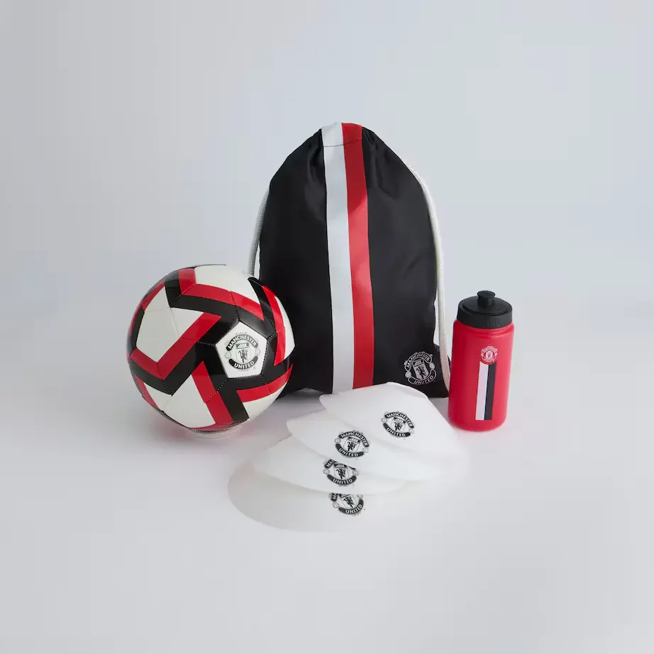 Manchester United Medium Football Equipment Gift Set Black - £35.00