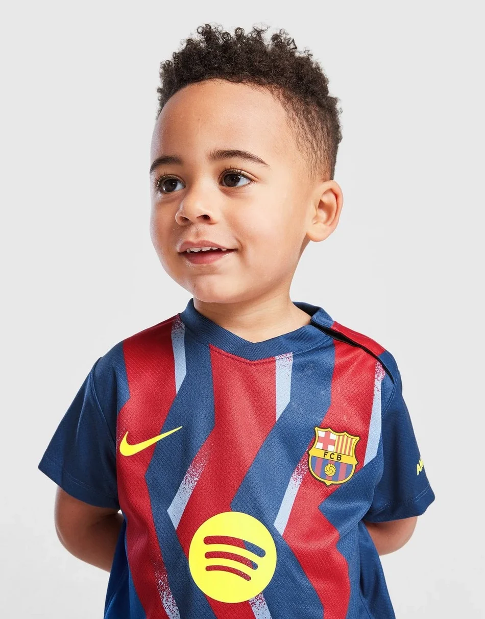 Barcelona Nike Little Kids Fourth Mini Kit 2025-26 
 £35.00 
