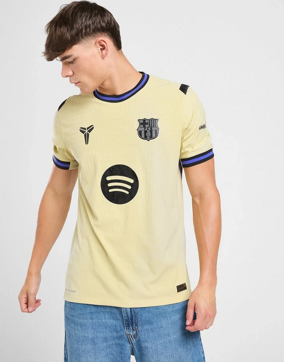 Barcelona Nike Away Men's Stadium Shirt 2025-26 
 £80.00 