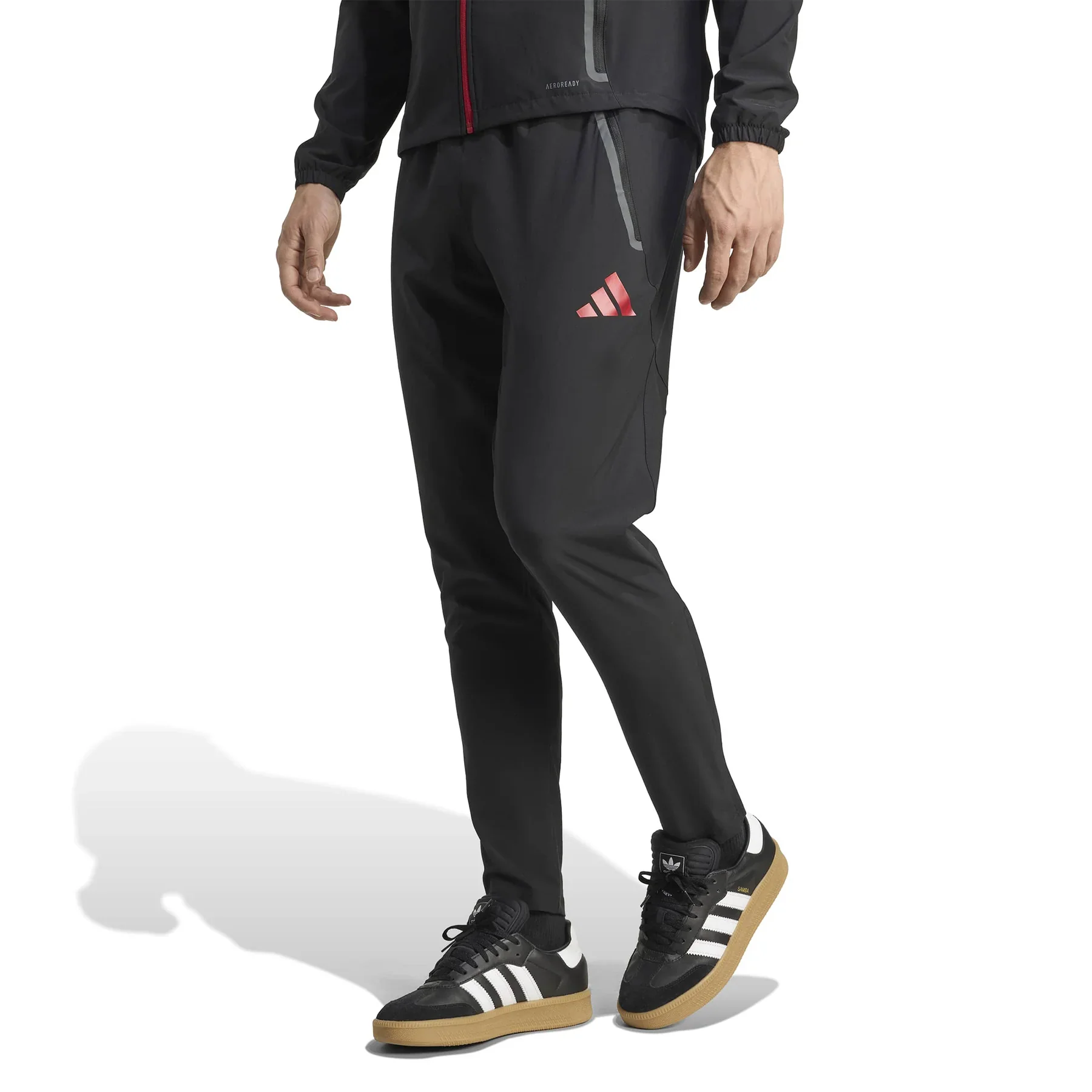 Liverpool 25/26 Football Travel Pants - £65.00