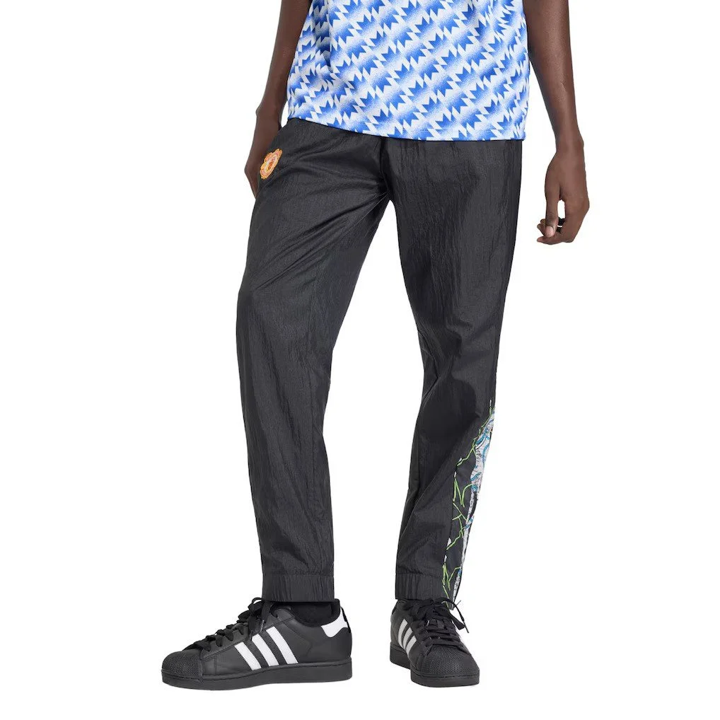 Manchester United adidas Originals 1990 Away Pants | Black | £80.00