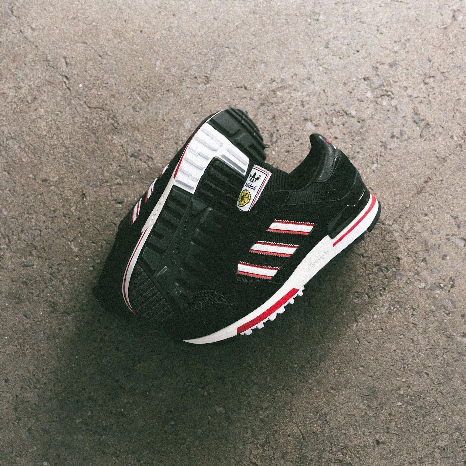 Manchester United x adidas Stone Roses ZX 600 Trainers Black - £110.00