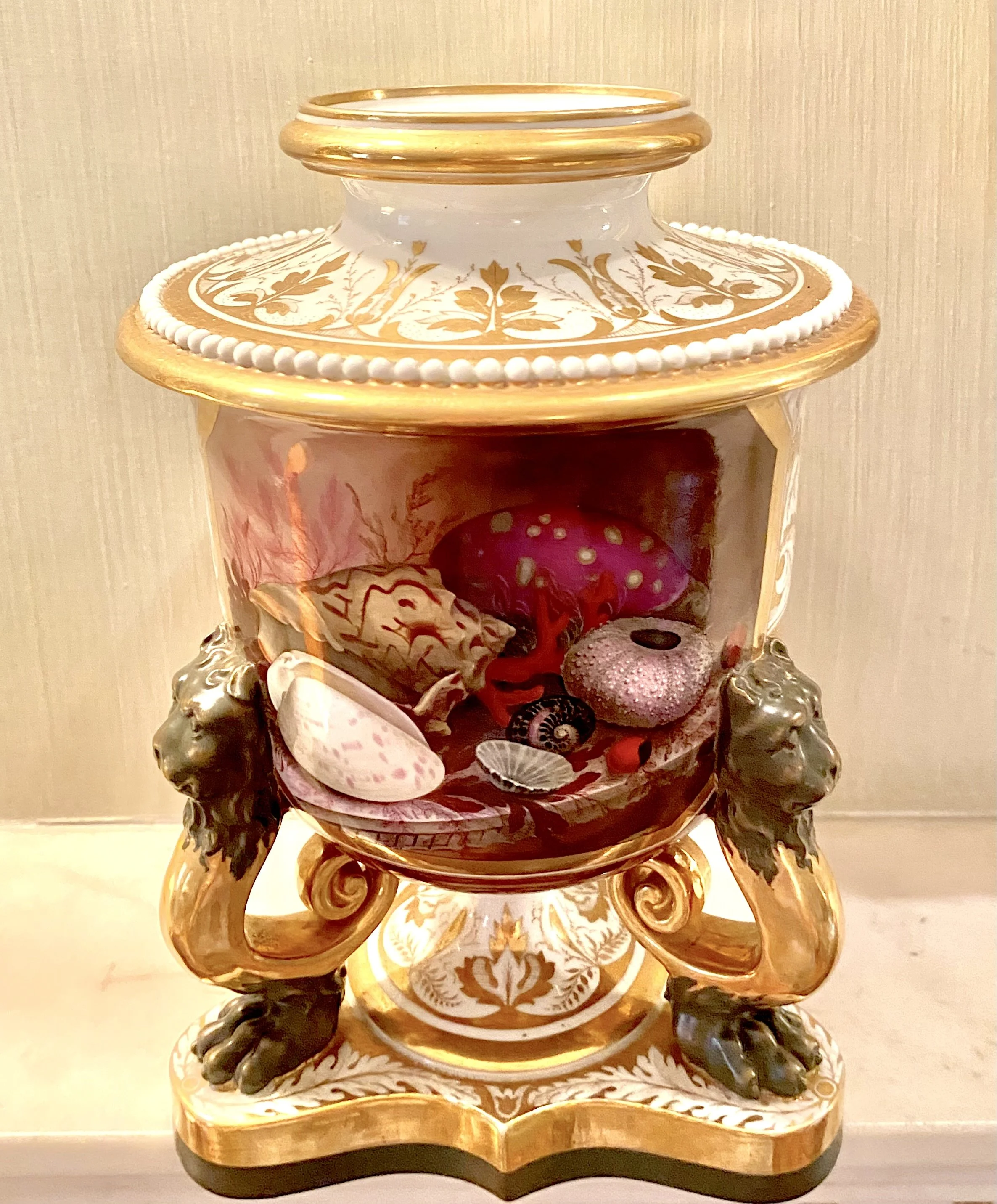Barr Flight and Barr Vase Featuring a Painted Seashell Central Motif Surrounded by Gilt Detailing, Raised on Lion Motif Legs, England, 1804 - 1813