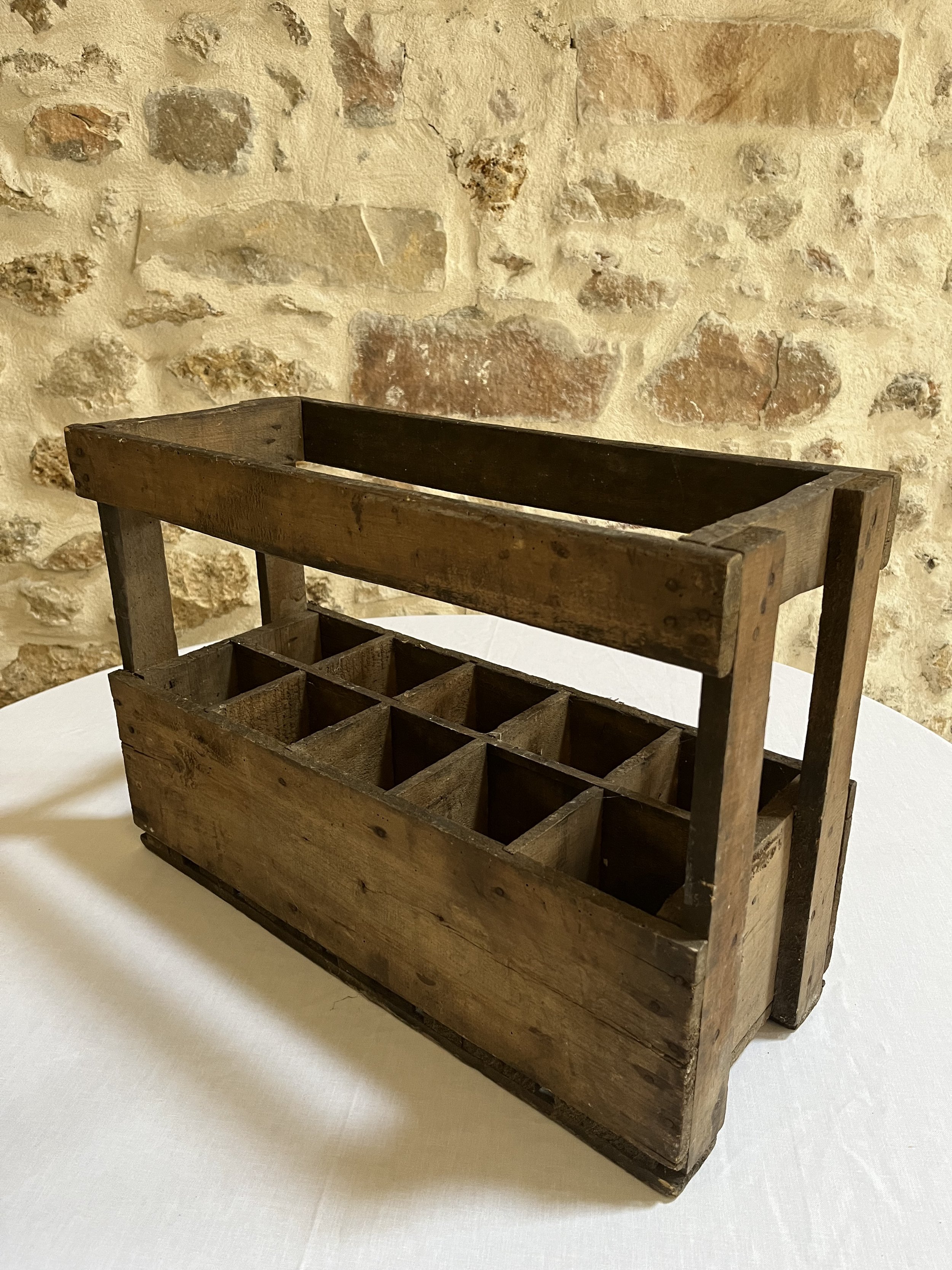 Casier à bouteilles en bois