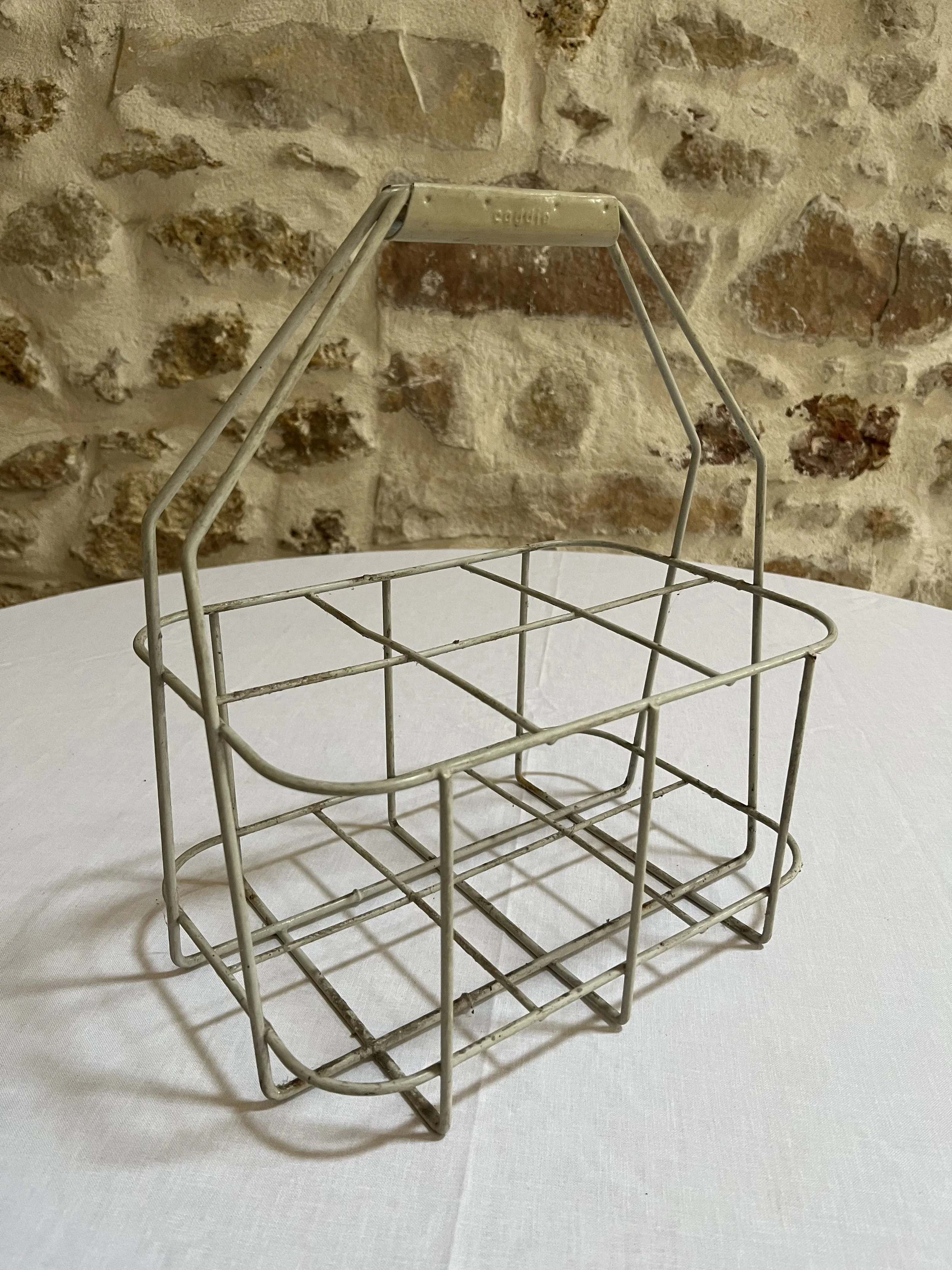 Casier à bouteilles en féraille