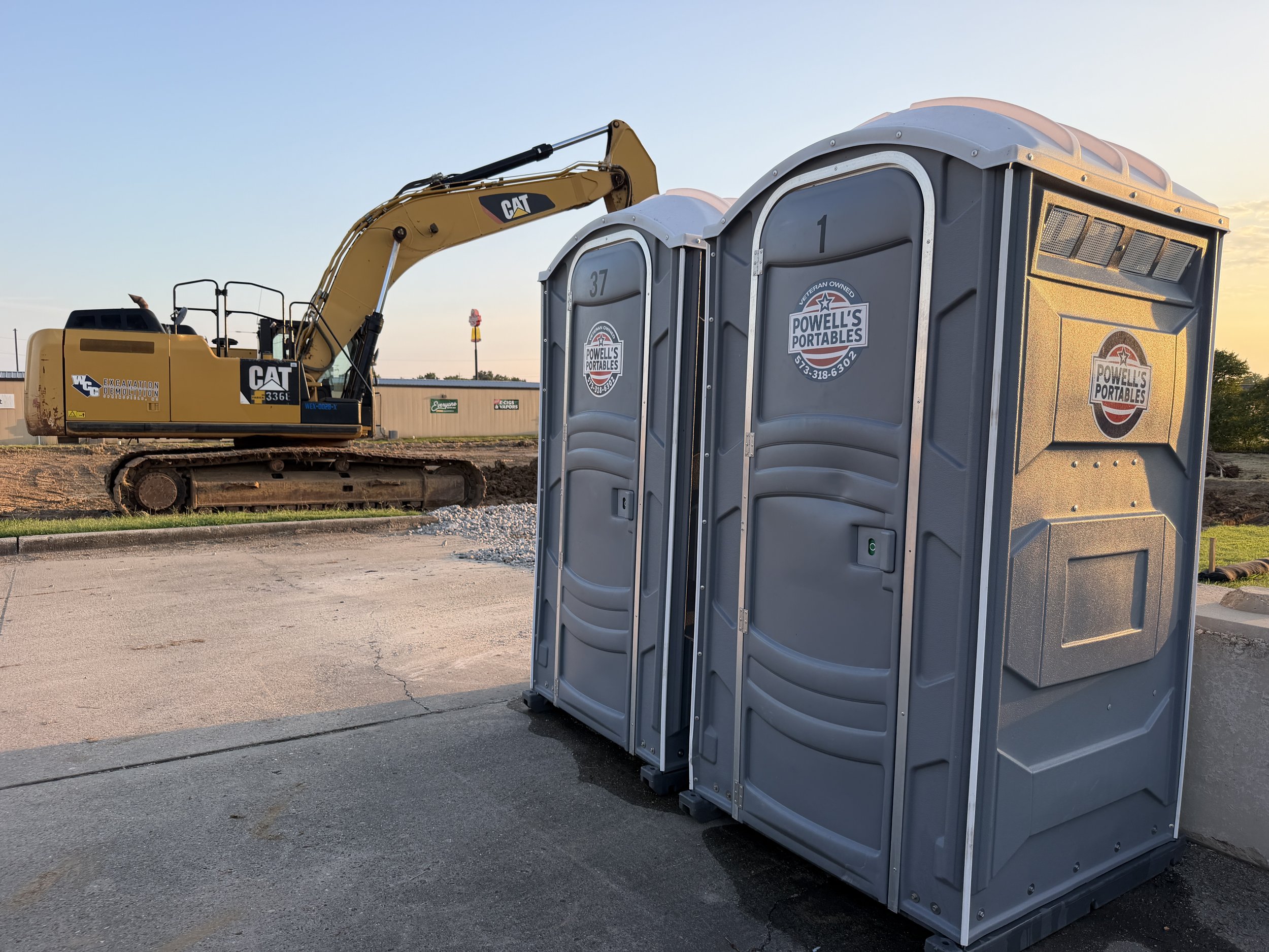 portable toilets in Dexter MO