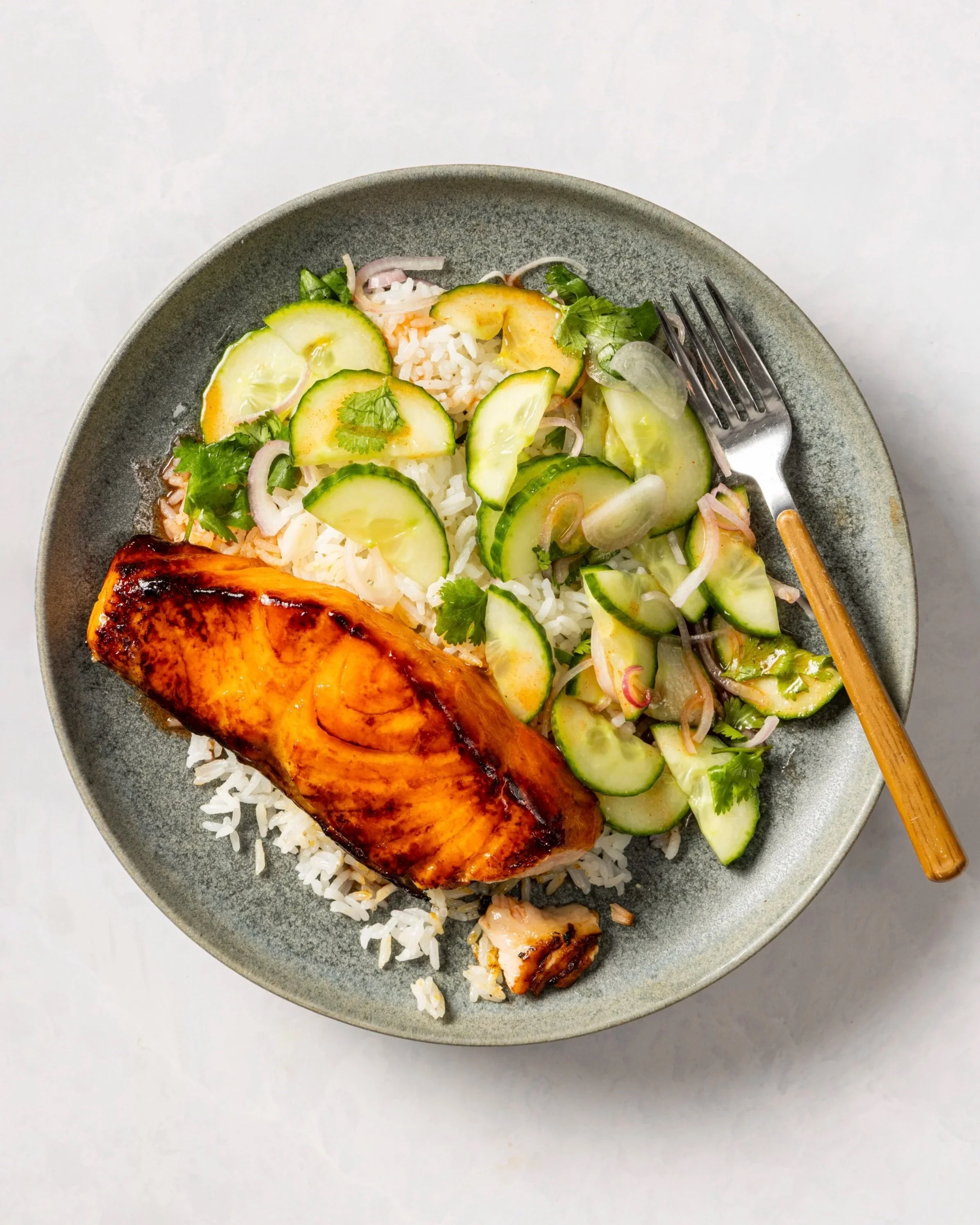 SFS_Broiled-Hot-Honey-Salmon-with-Cucumber-Salad_515.jpg