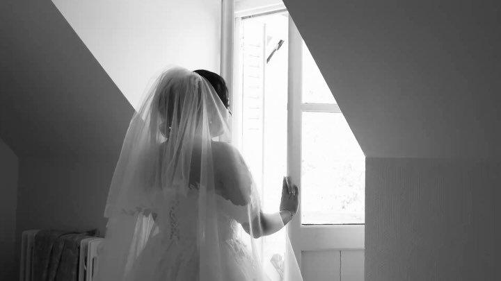 Parce que l&rsquo;amour est fait de timidit&eacute;, de joie, d&rsquo;&eacute;motions, de surprises et de fun 👰🏽&zwj;♀️🤵🏻&zwj;♂️

Merci &agrave; @_miacoeur_ et @thoma.rm pour leur confiance 🎥✨

Photographe : @morganeraffard 

#videastemariage #v