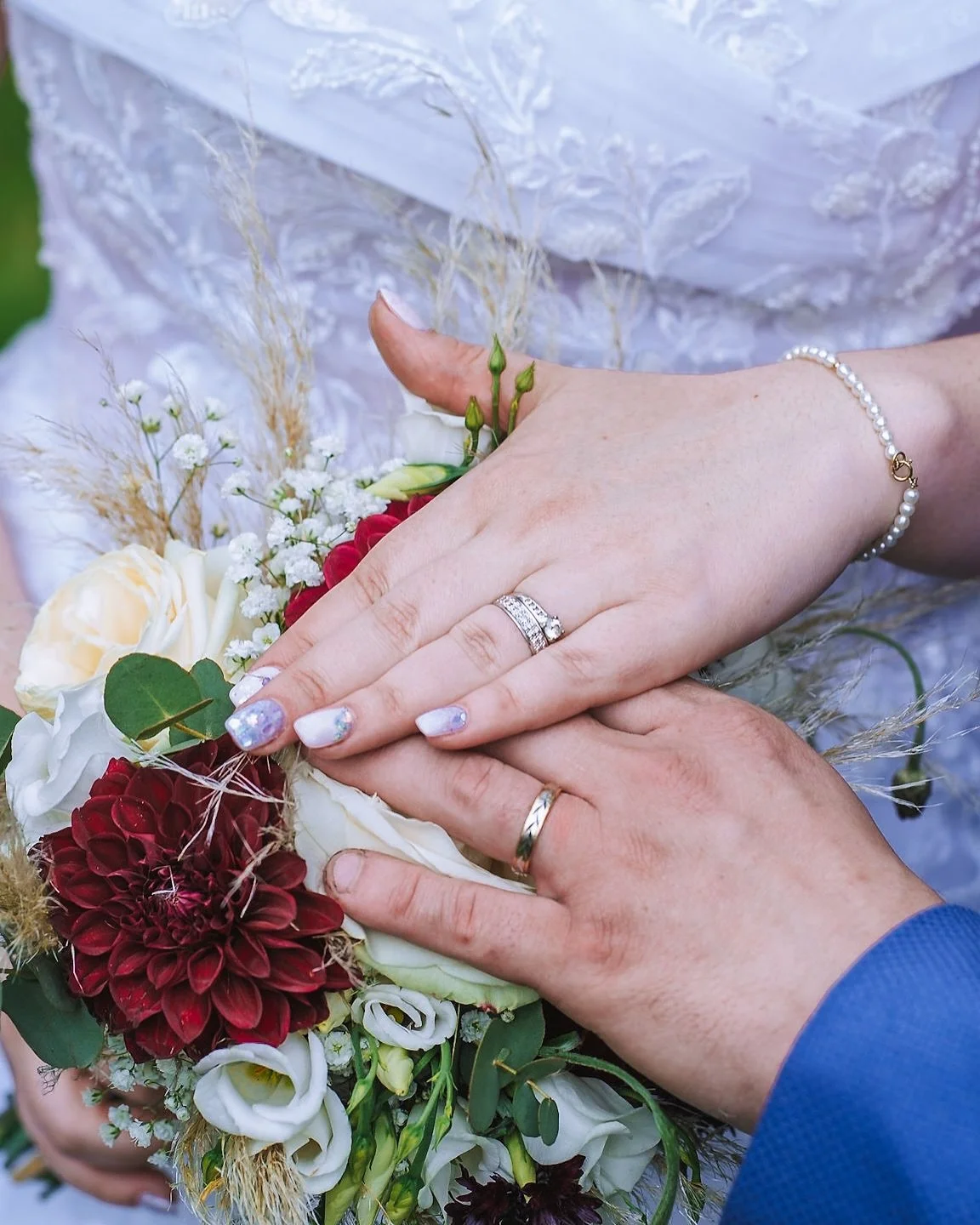 Vos plus beaux instants, mes plus belles captures 📸✨

#photomariage #alliances #weddingphotographe