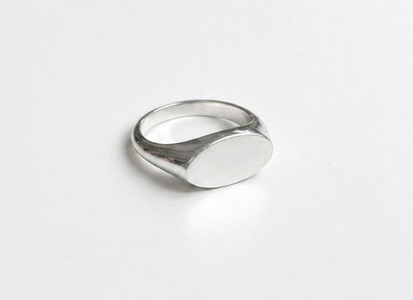 Ellipse signet ring