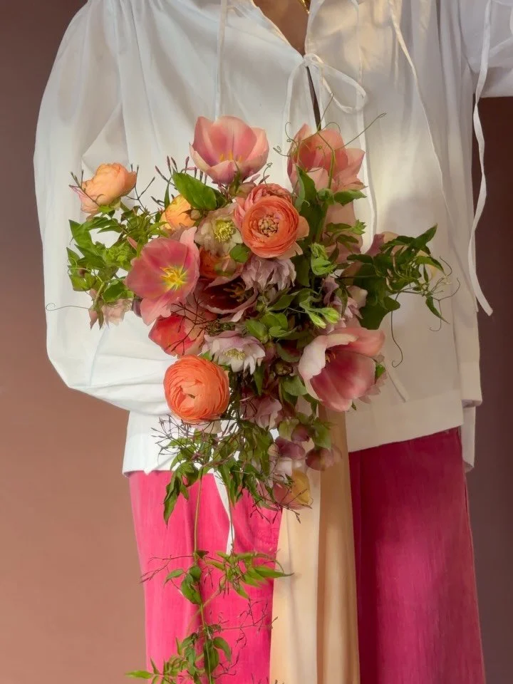 getting married in February is chic and you cannot convince me otherwise. unbelievable tulips from @psalterfarmflowers #sandiegofloraldesign #sandiegoflowers #weddingbouquets #bouquetinspo