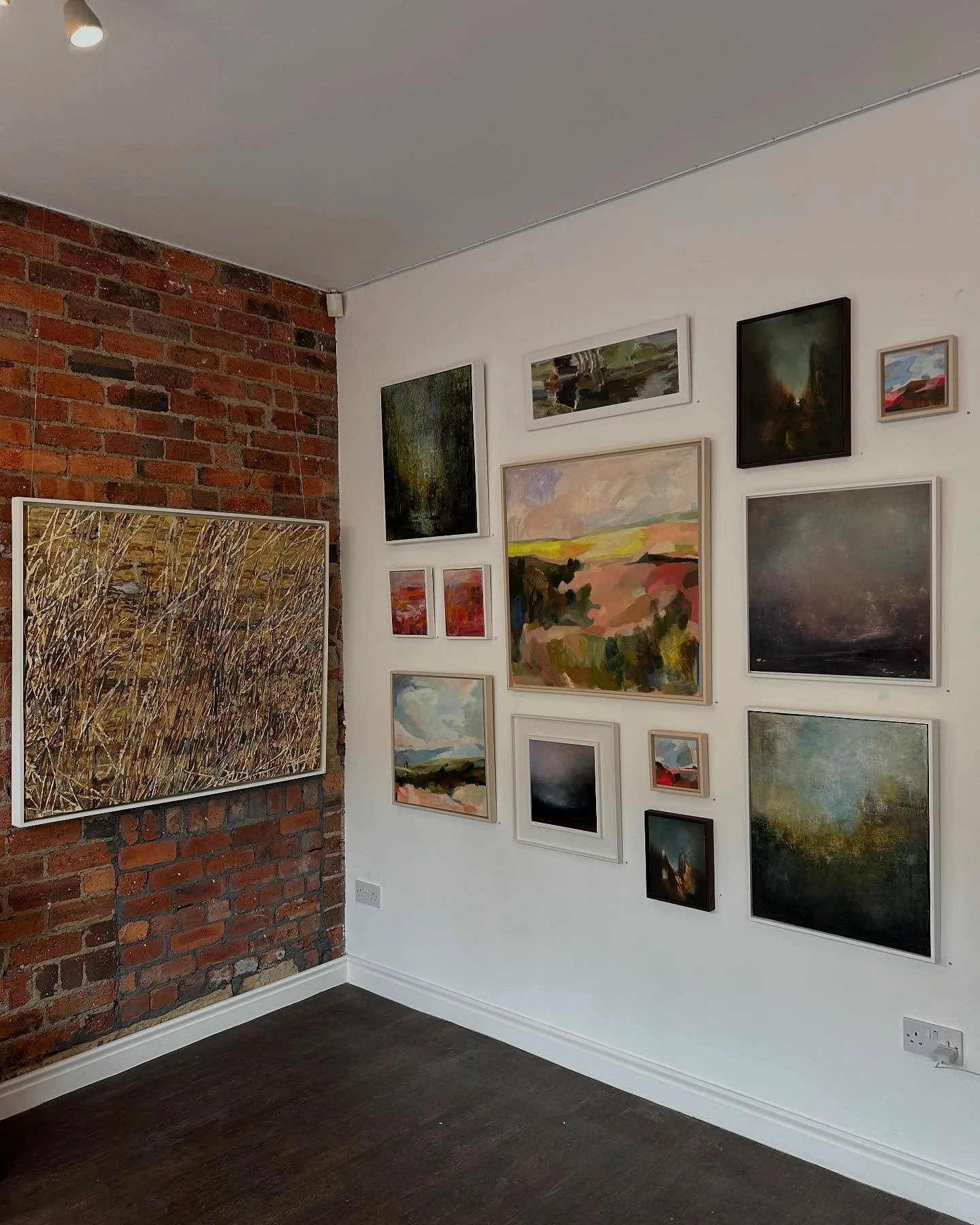 Roll up roll up! Second day of the Saltaire Inspired trail at the Saltaire Gallery and school today. There is so much beautiful art to get in your eye holes! 
I&rsquo;m here awkwardly standing in front of things if you would like to say hello 😬

@sa