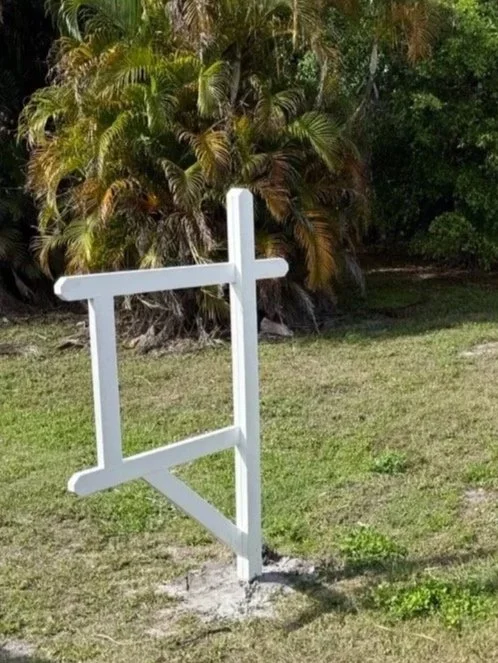 White Premium Signpost installed